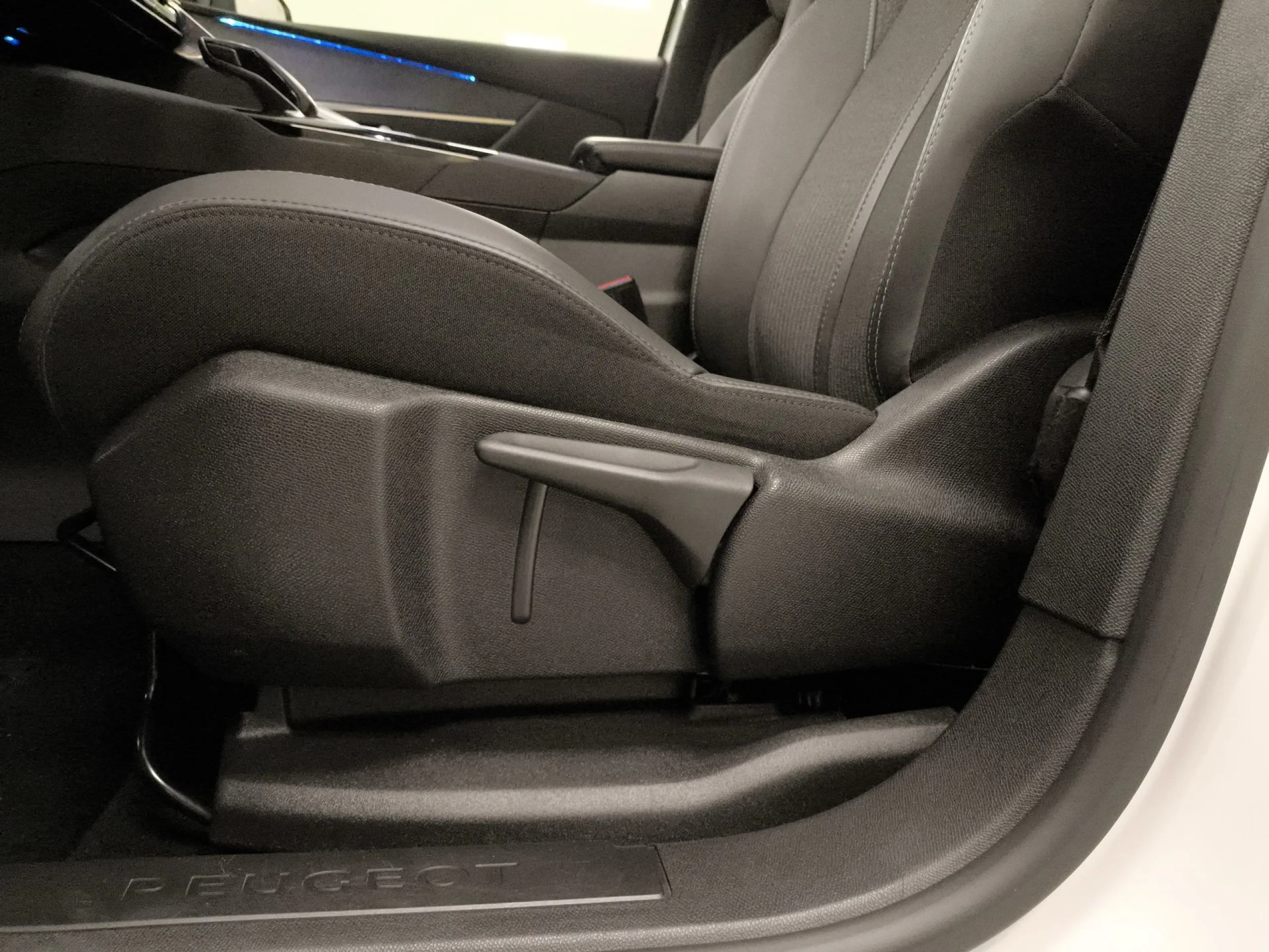 Peugeot 5008 PureTech 130 SANDS Allure 96 kW (130 CV) - Foto 9