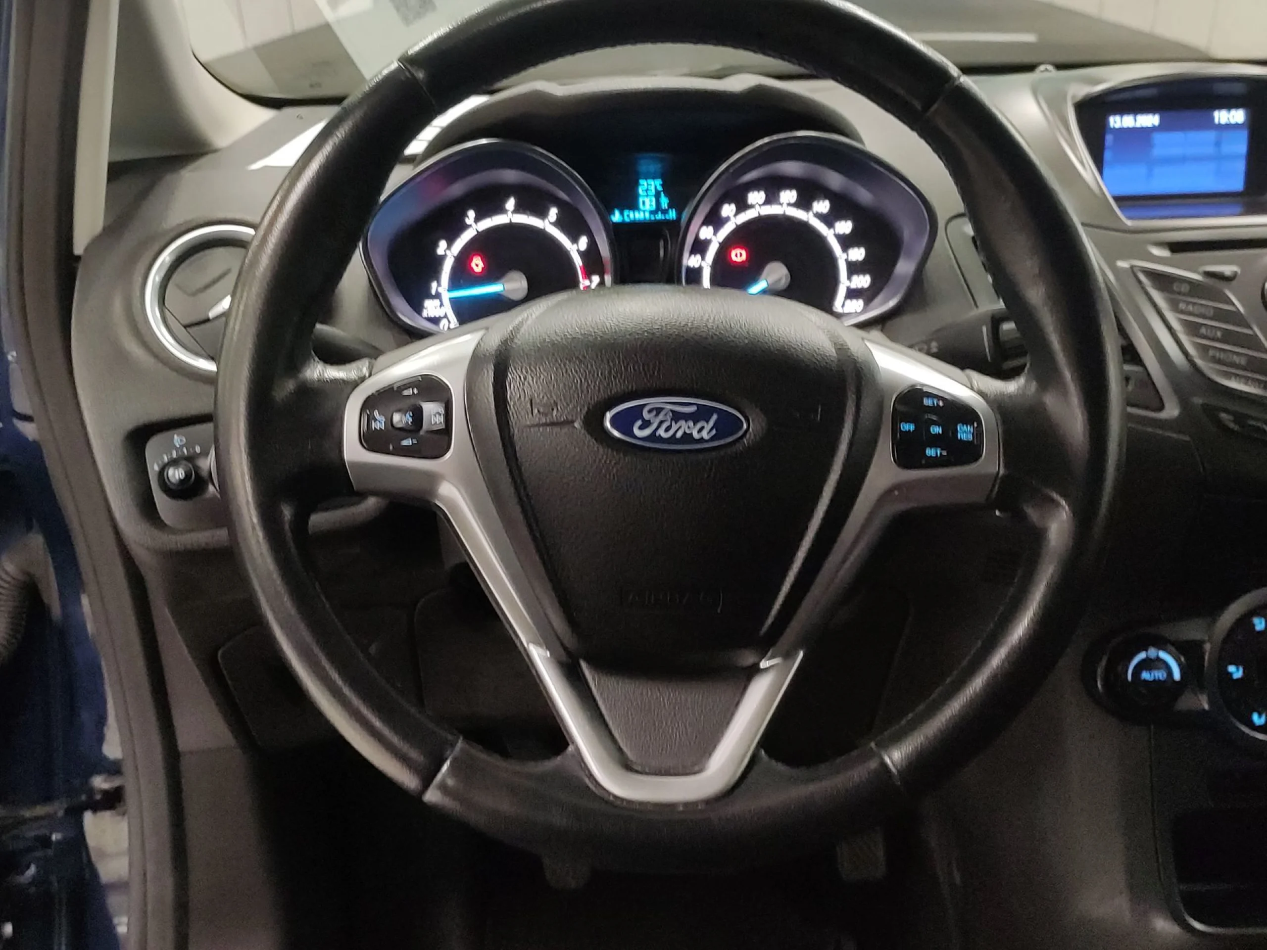 Ford Fiesta 1.25 Duratec Trend 60 kW (82 CV) - Foto 11