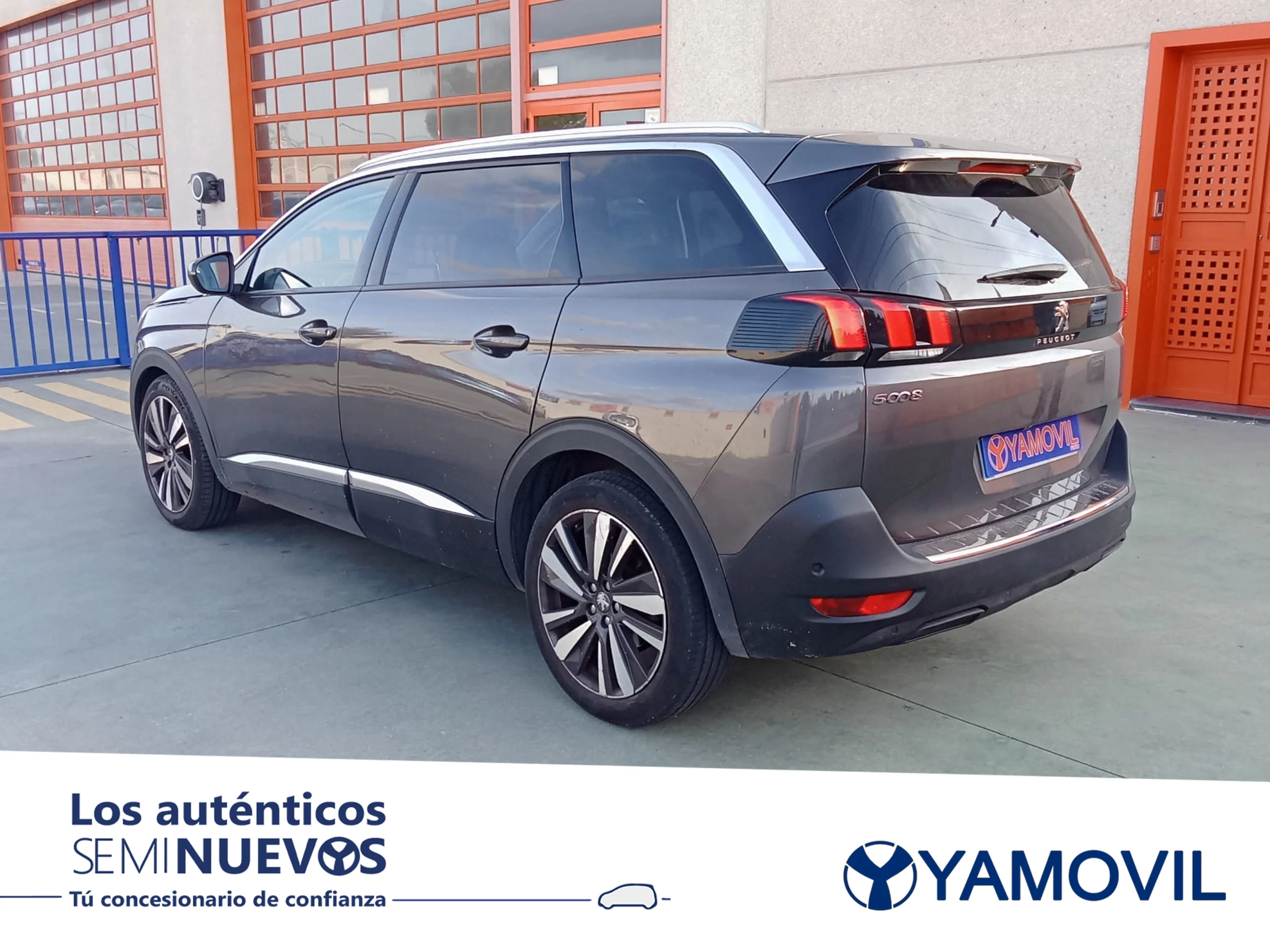 Peugeot 5008 PureTech 130 SANDS Allure 96 kW (130 CV) - Foto 4