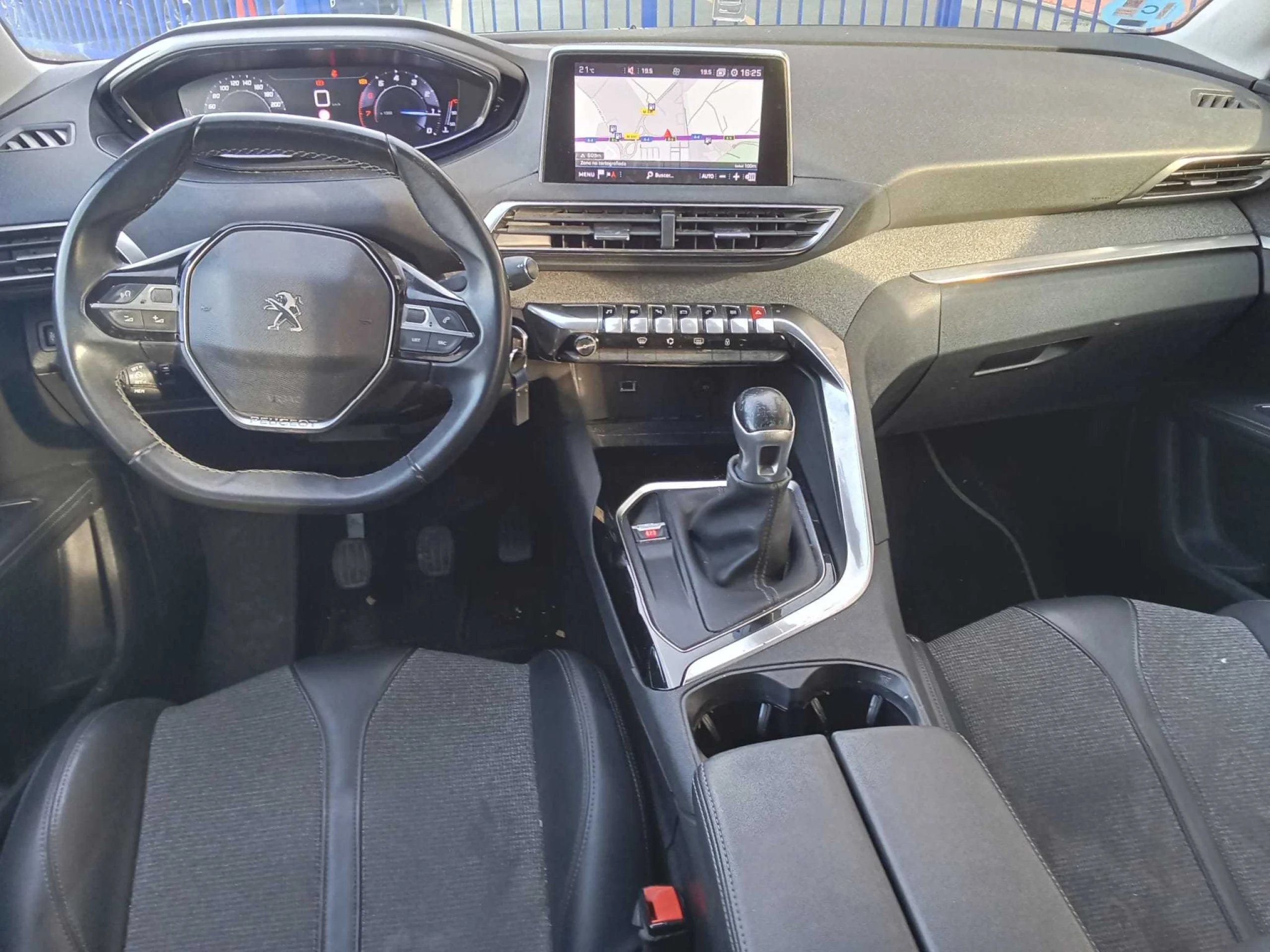 Peugeot 5008 PureTech 130 SANDS Allure 96 kW (130 CV) - Foto 5