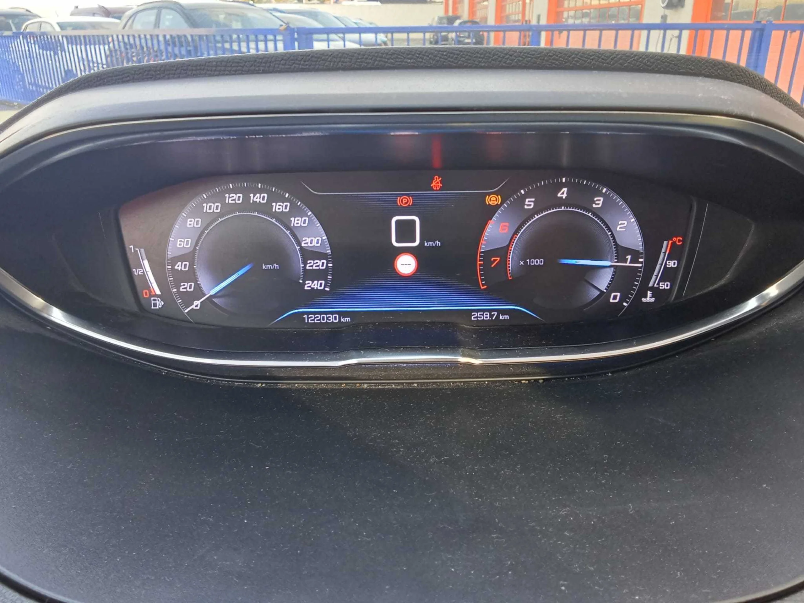 Peugeot 5008 PureTech 130 SANDS Allure 96 kW (130 CV) - Foto 6