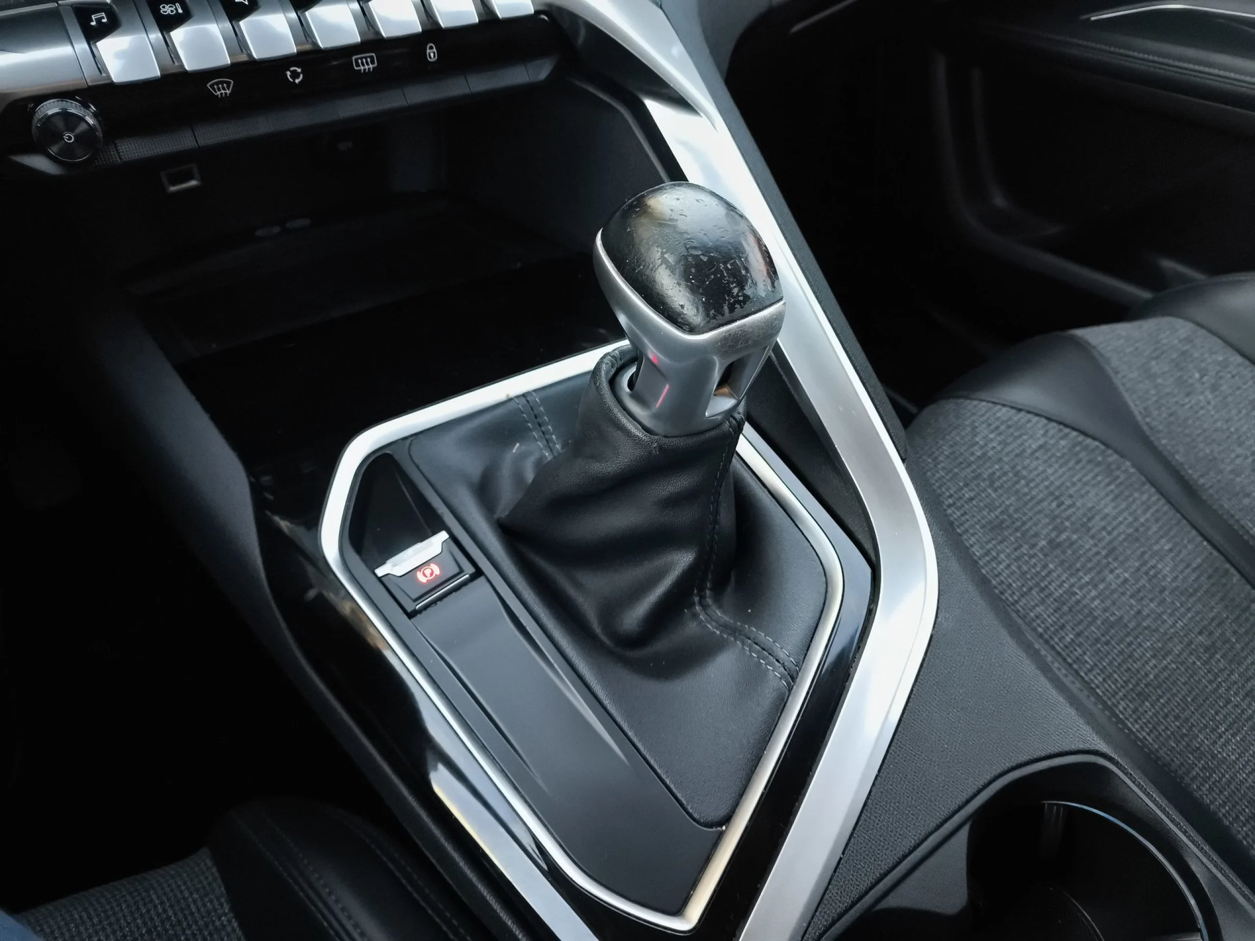 Peugeot 5008 PureTech 130 SANDS Allure 96 kW (130 CV) - Foto 19