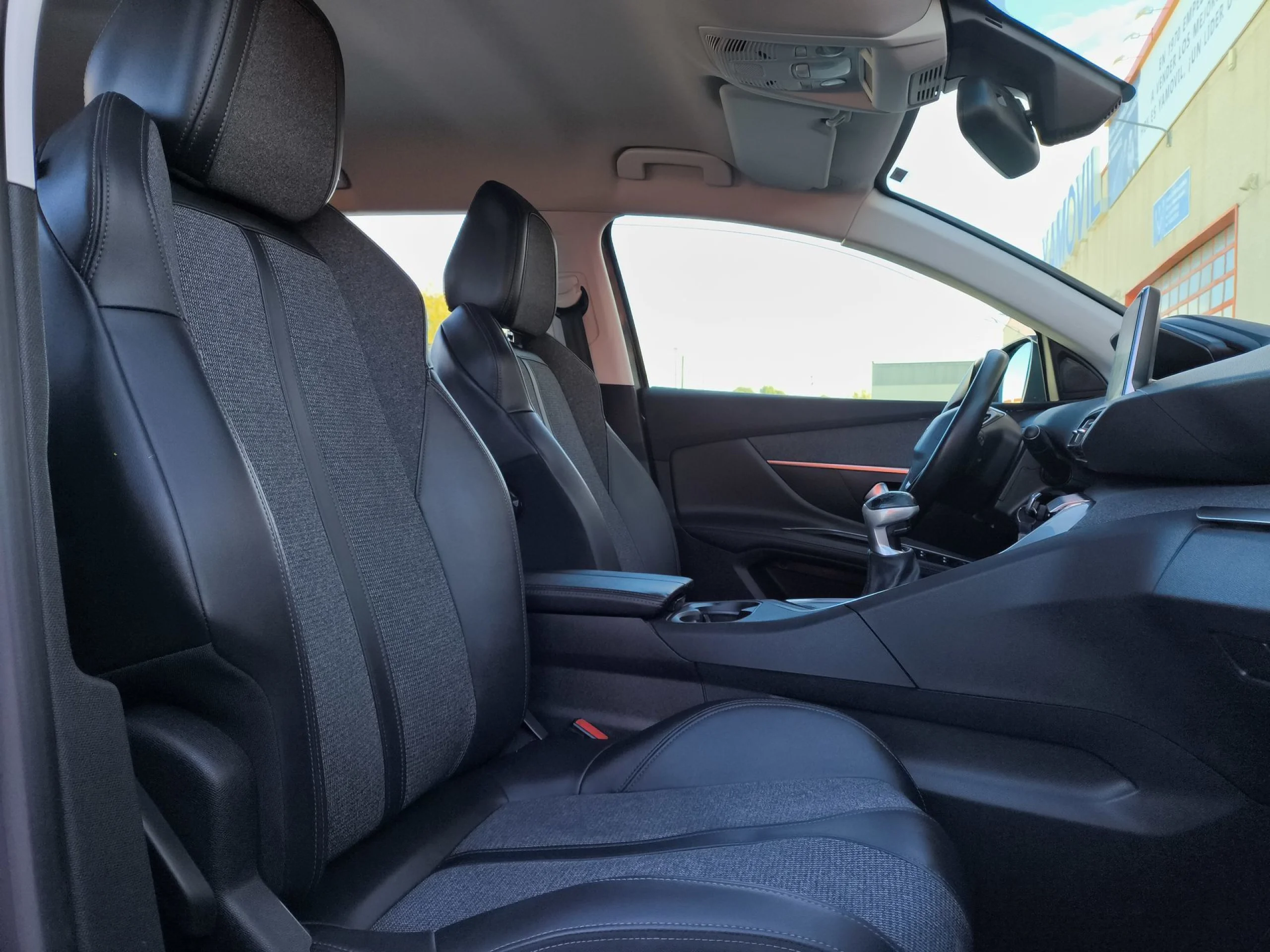 Peugeot 5008 PureTech 130 SANDS Allure 96 kW (130 CV) - Foto 25