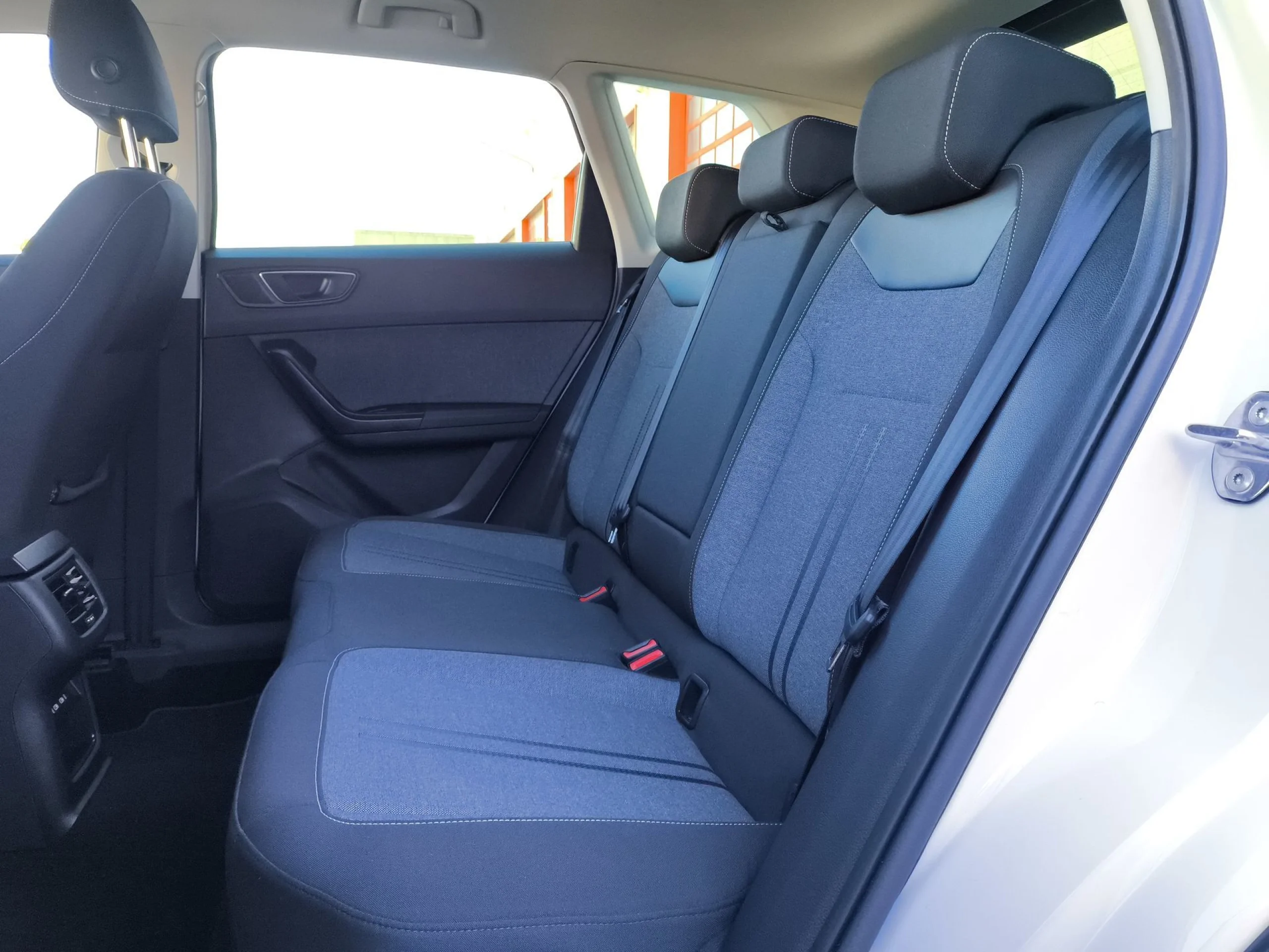 Seat Ateca 1.5 TSI SANDS Style Go M 110 kW (150 CV) - Foto 19