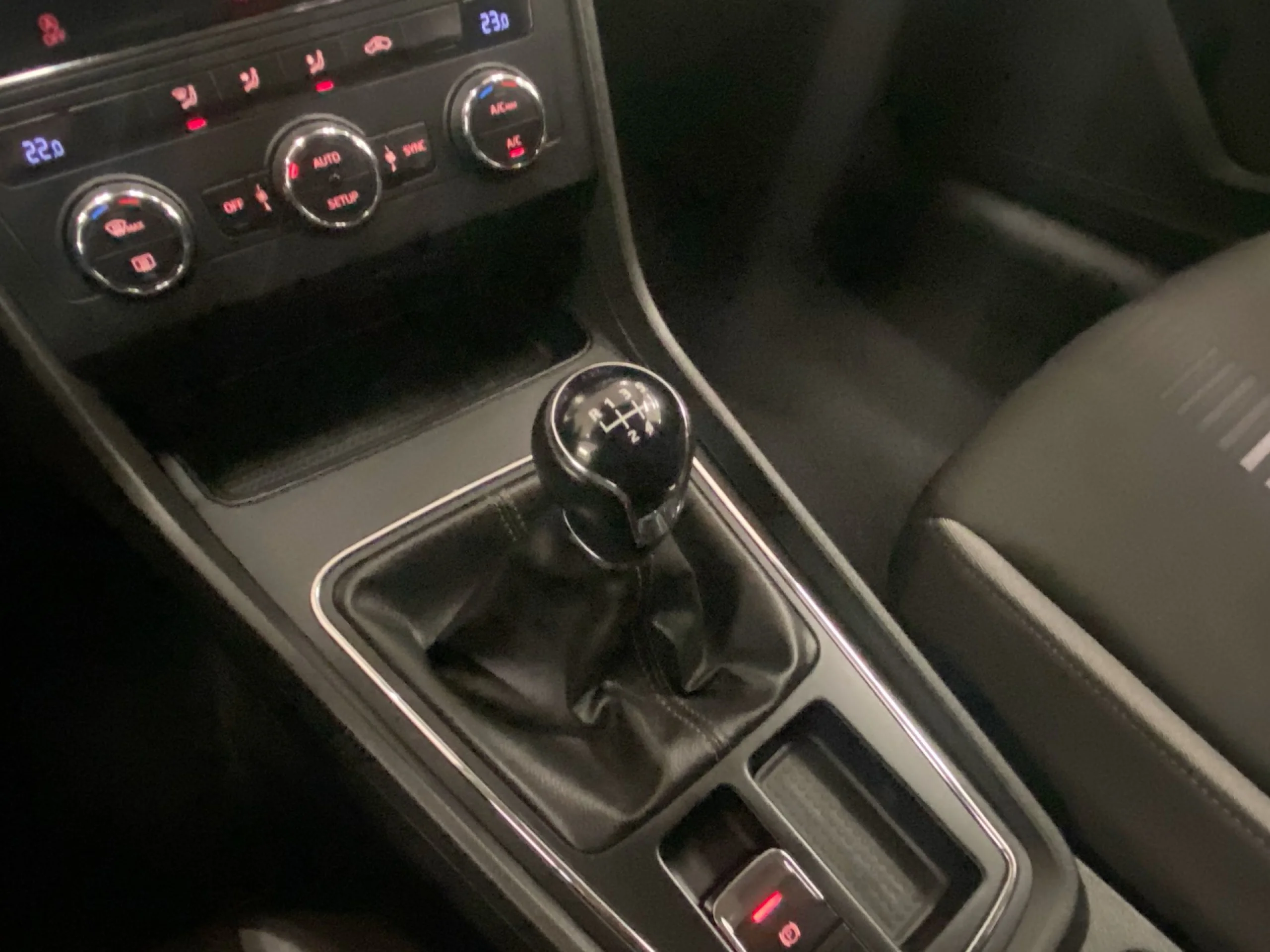 Seat Leon 1.6 TDI SANDS Style Visio 85 kW (115 CV) - Foto 16