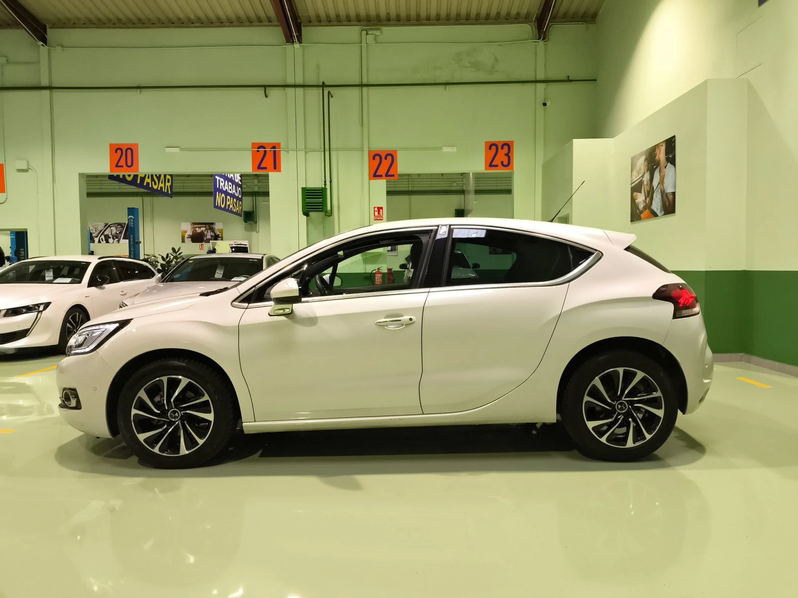 DS Ds4 PureTech 130 SANDS Style 96 kW (131 CV) - Foto 4