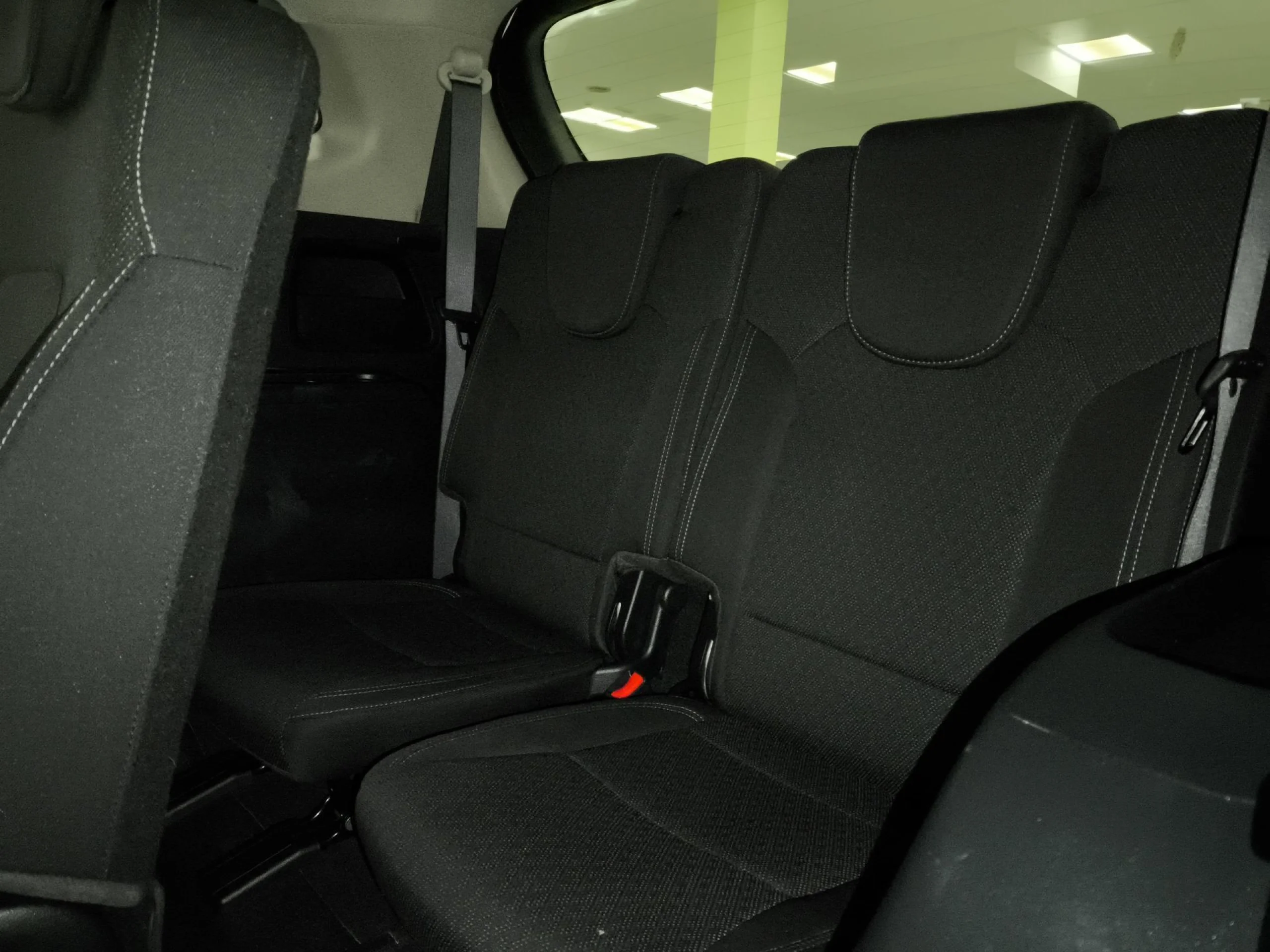 Kia Carens 1.6 GDi Drive 99 kW (135 CV) - Foto 26