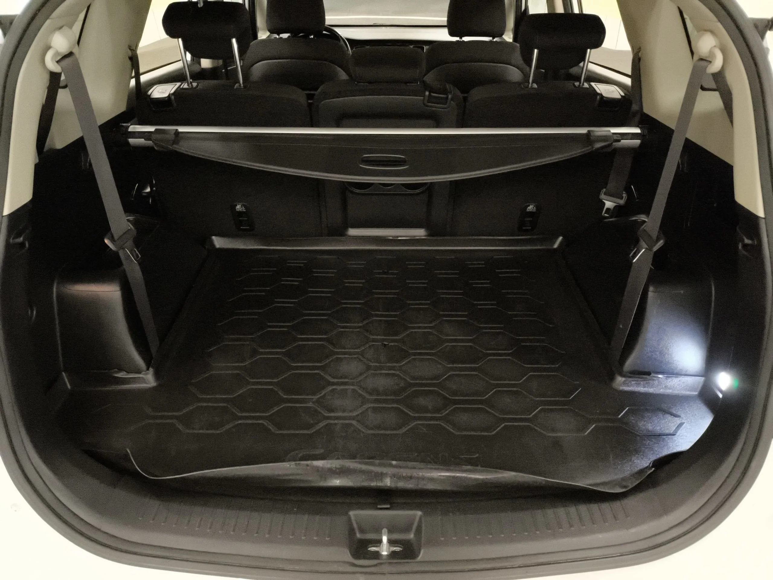 Kia Carens 1.6 GDi Drive 99 kW (135 CV) - Foto 27