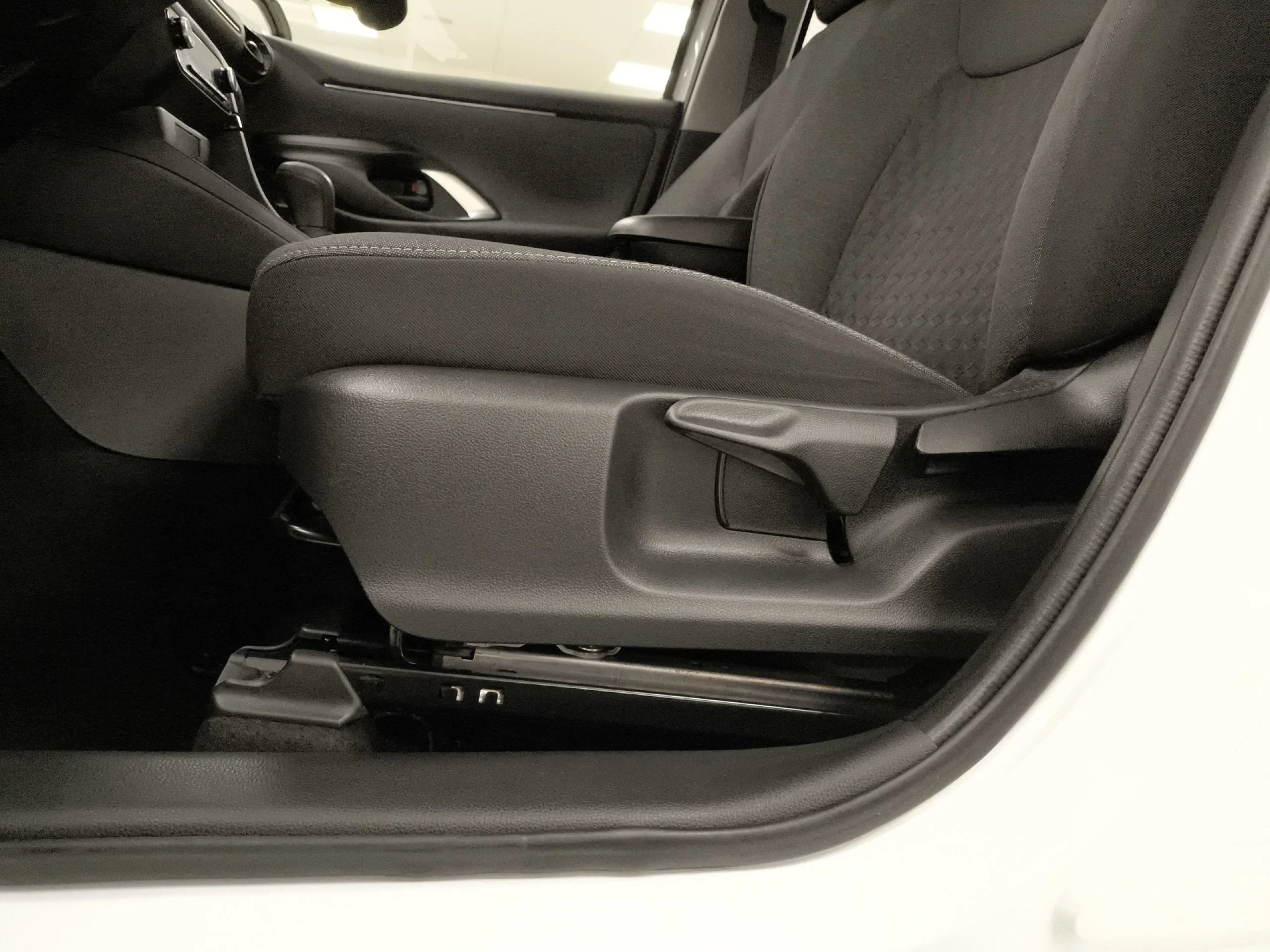 Toyota Yaris 120H Active Tech 85 kW (116 CV) - Foto 9