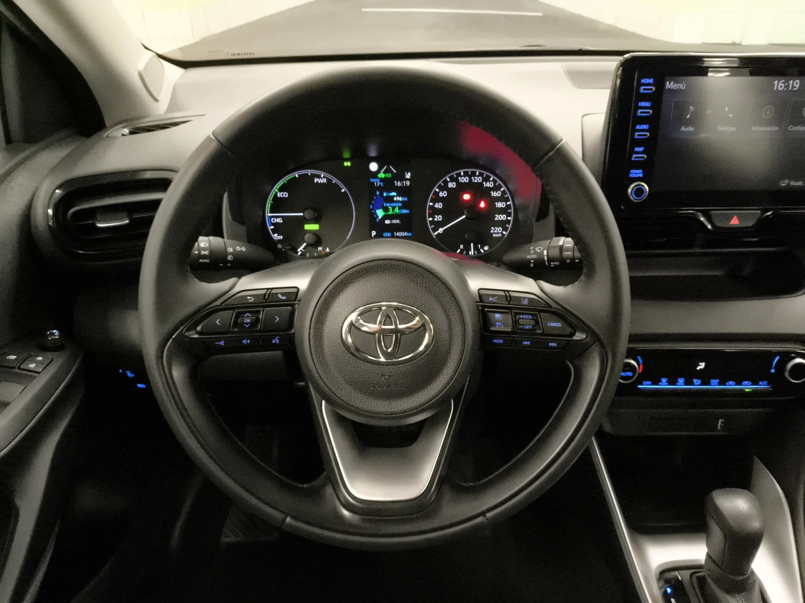 Toyota Yaris 120H Active Tech 85 kW (116 CV) - Foto 11