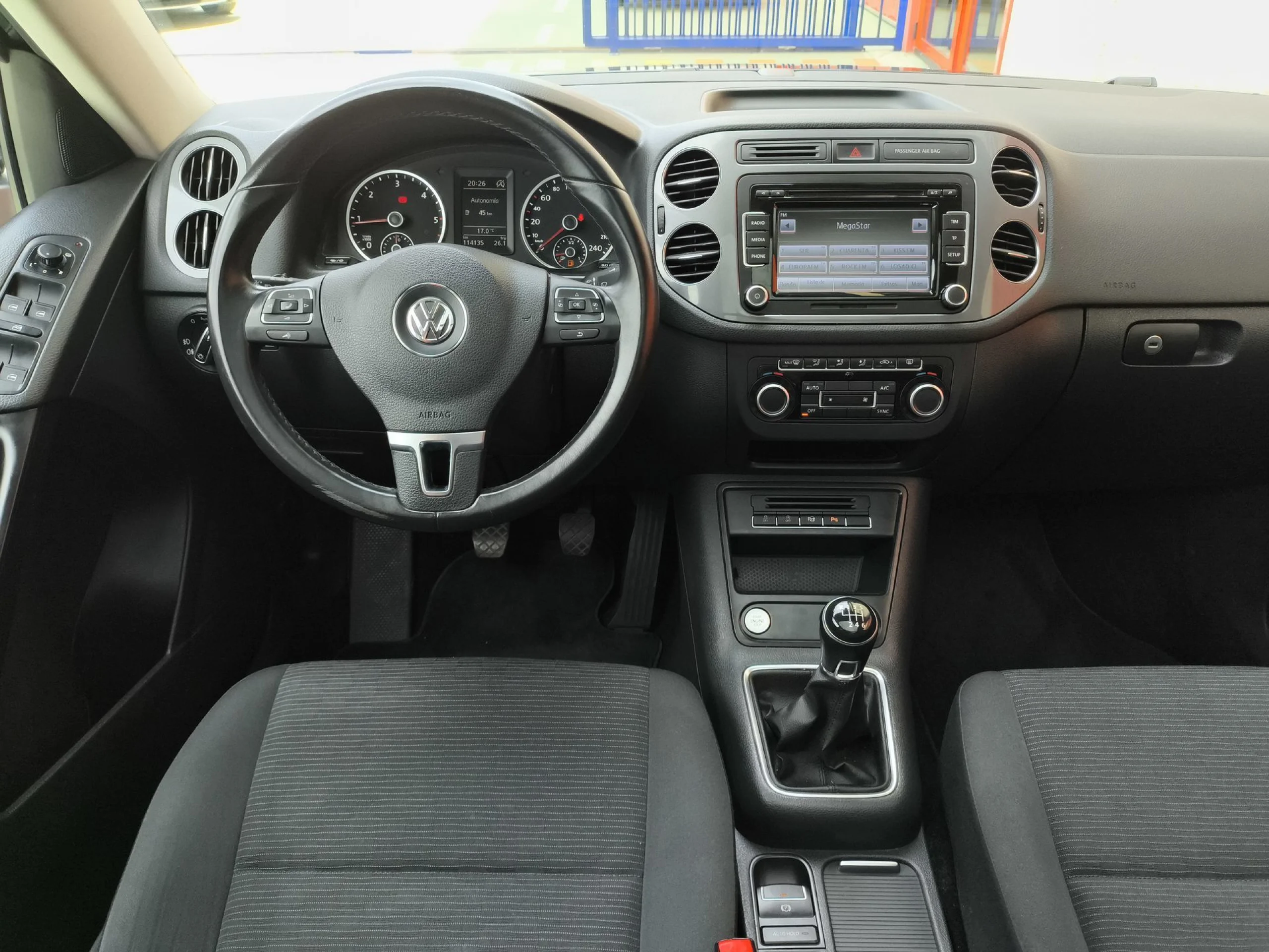 Volkswagen Tiguan T1 2.0 TDI BMT 103 kW (140 CV) - Foto 11