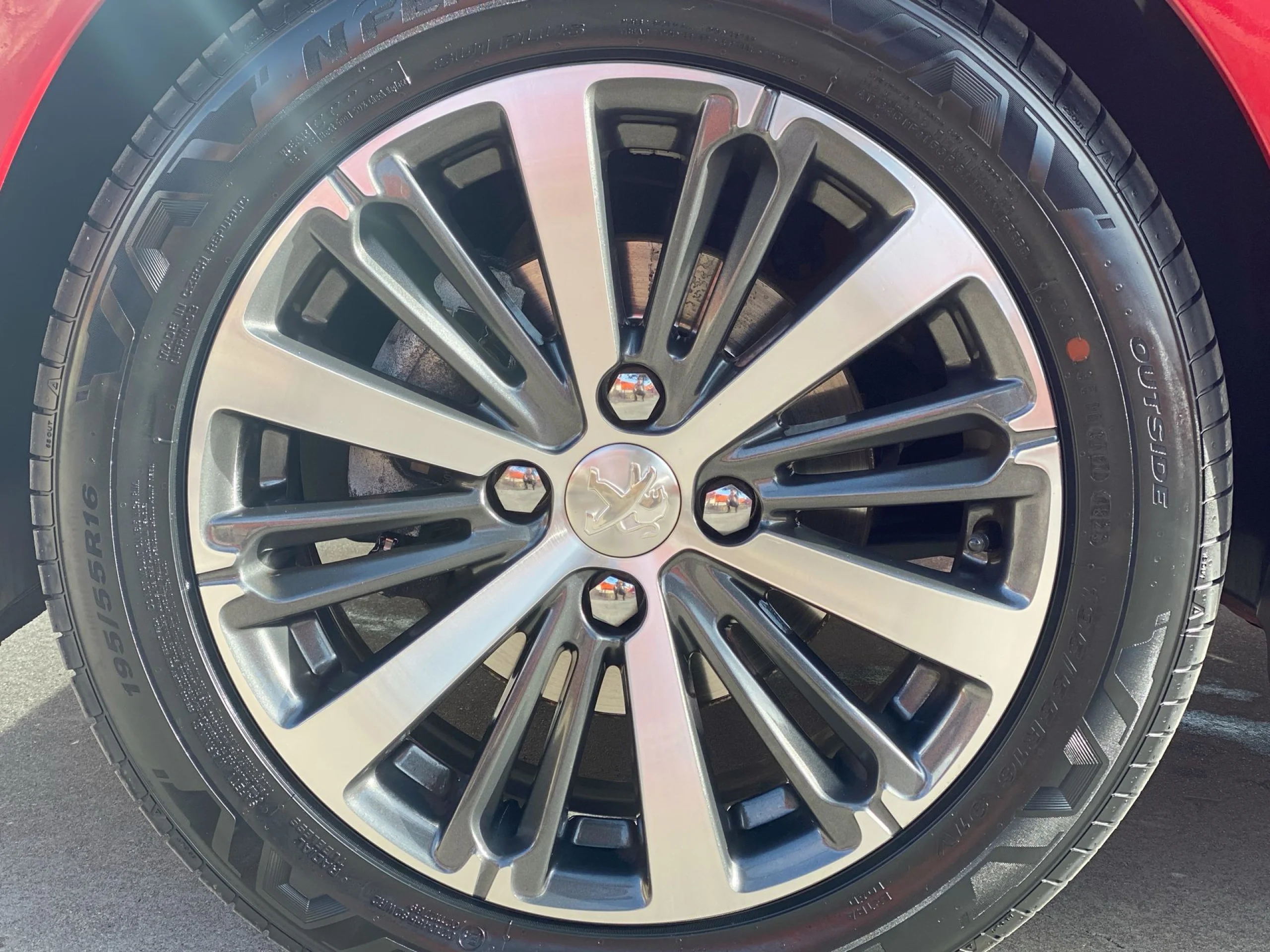 Peugeot 208 1.2 PureTech Allure 60 kW (82 CV) - Foto 7