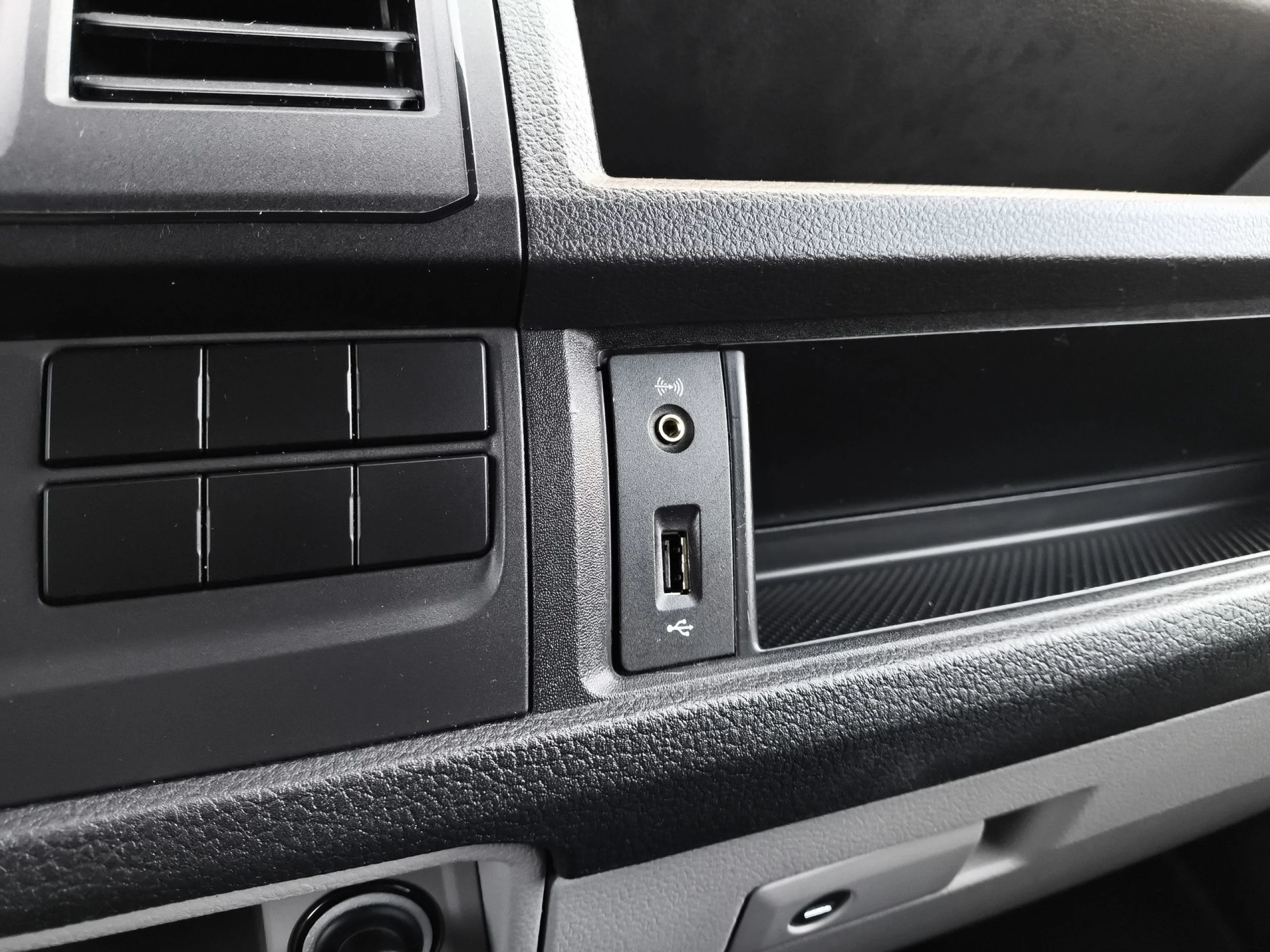 Volkswagen Caravelle Batalla Corta 2.0 TDI BMT 110 kW (150 CV) DSG - Foto 20