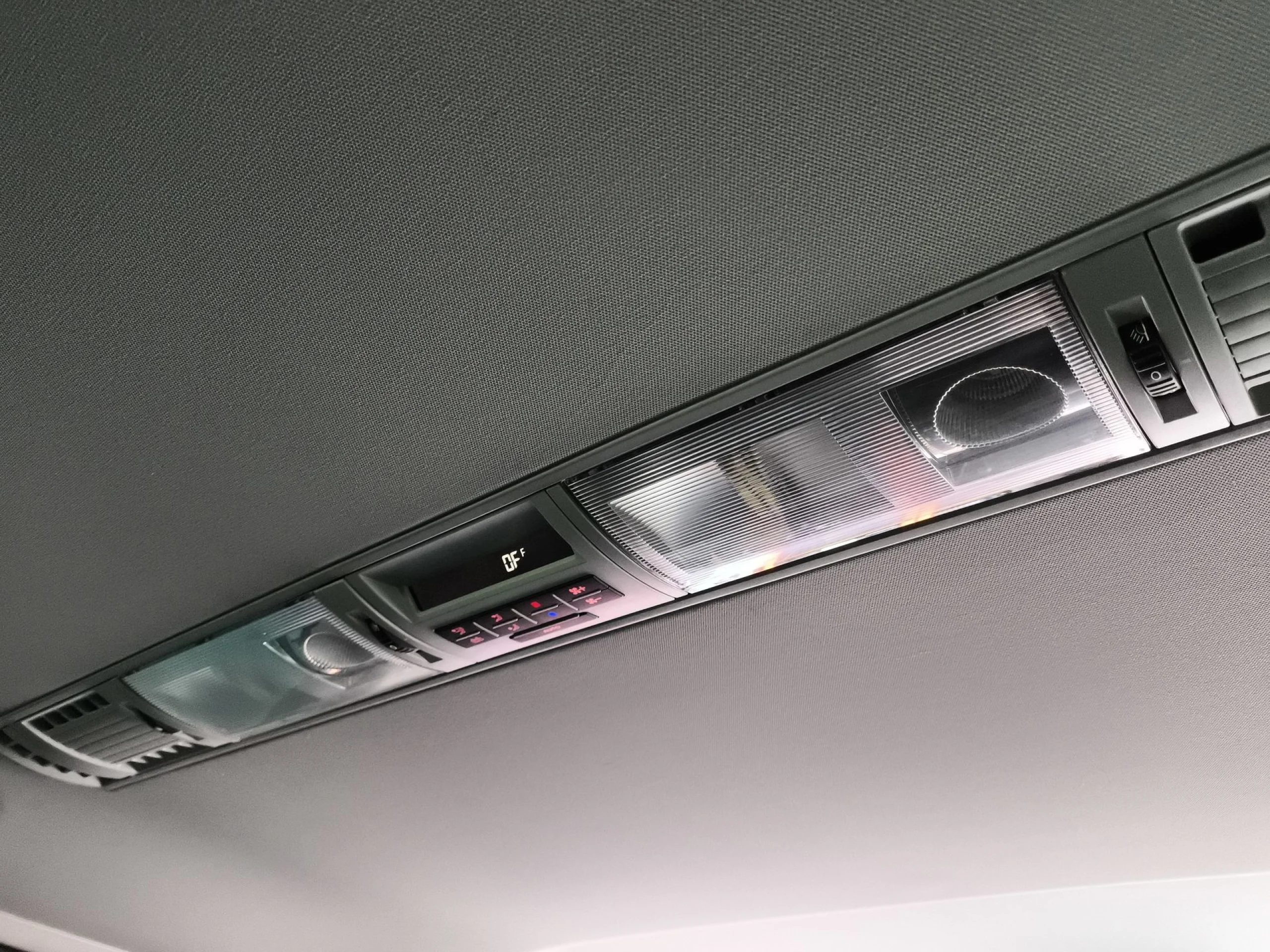 Volkswagen Caravelle Batalla Corta 2.0 TDI BMT 110 kW (150 CV) DSG - Foto 22