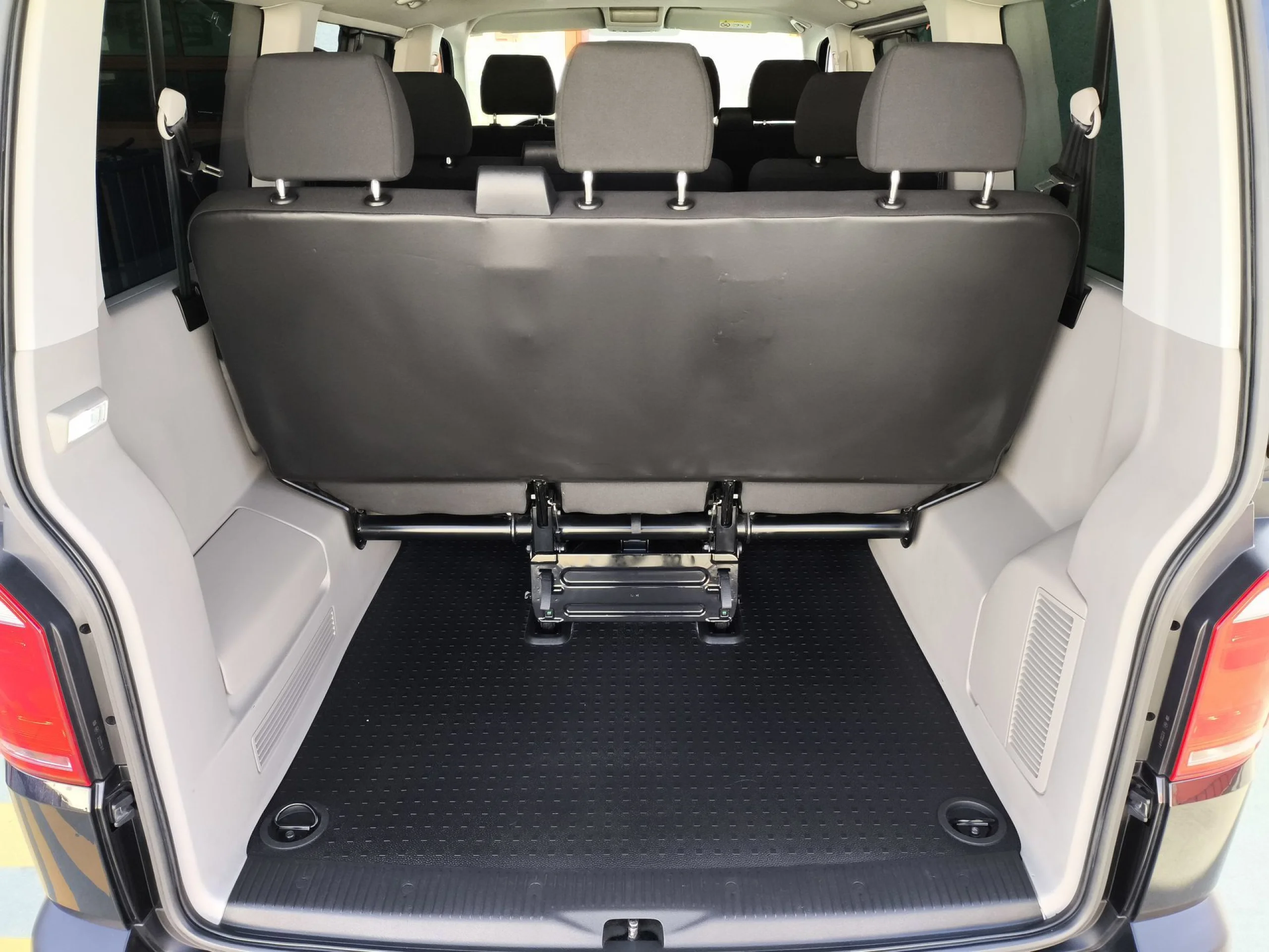 Volkswagen Caravelle Batalla Corta 2.0 TDI BMT 110 kW (150 CV) DSG - Foto 24