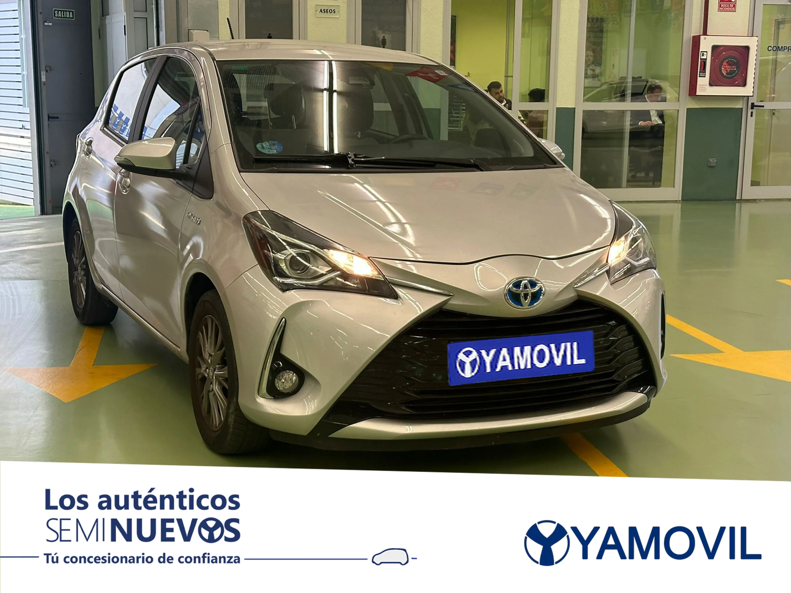 Toyota Yaris 1.5 100H Active Tech 74 kW (100 CV) - Foto 3