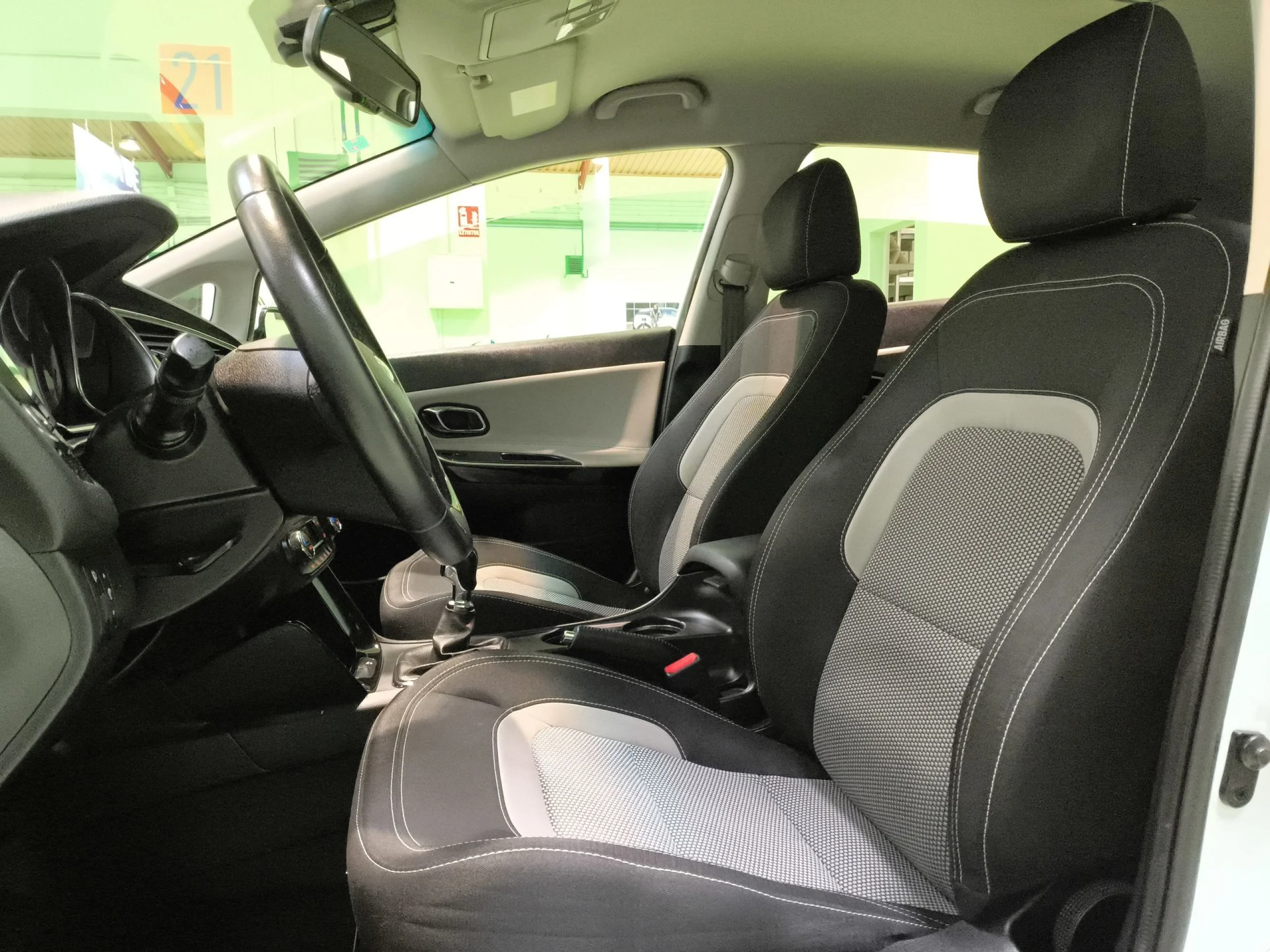 Kia Ceed 1.4 CVVT x-Tech17 74 kW (100 CV) - Foto 8