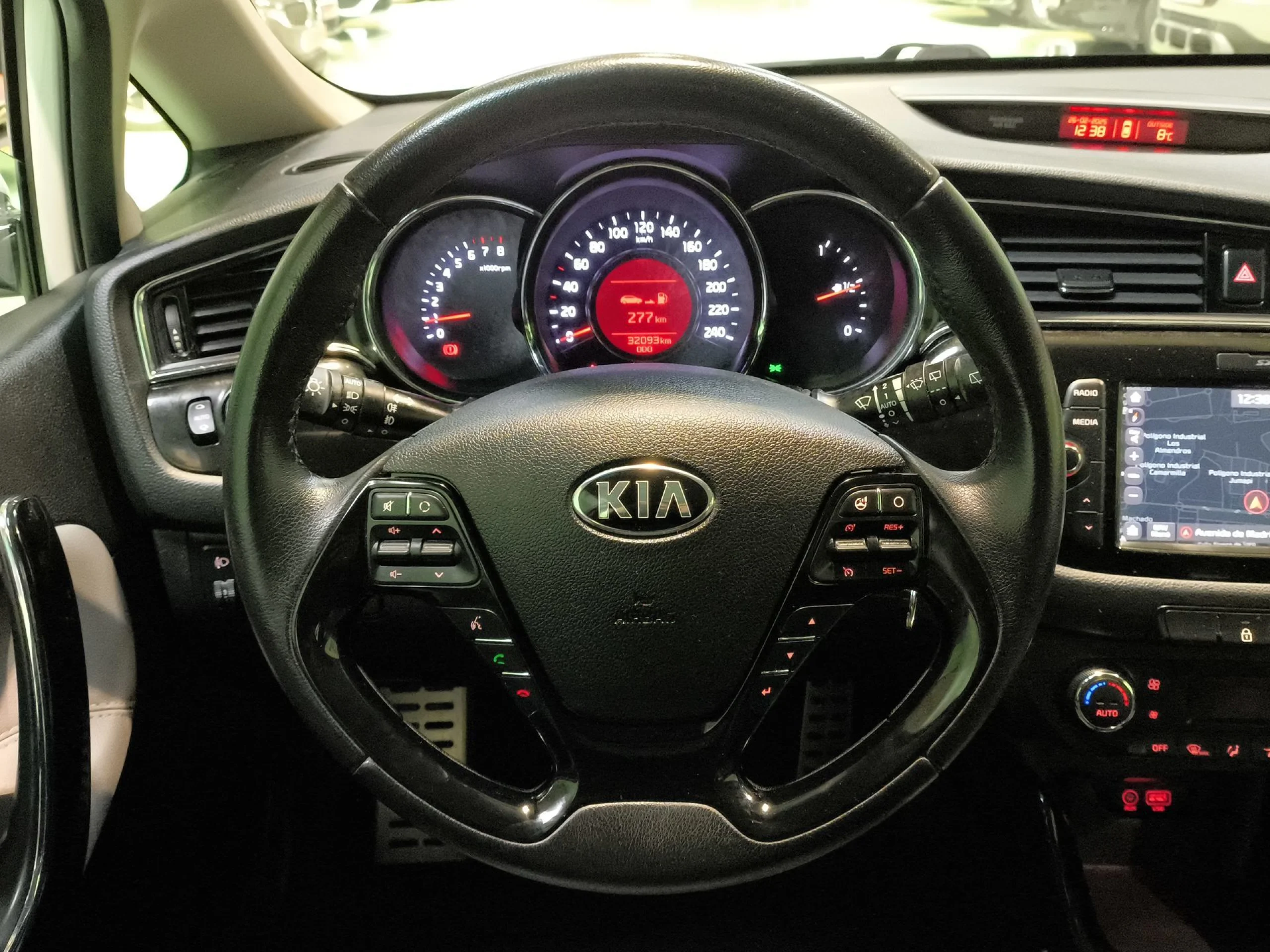 Kia Ceed 1.4 CVVT x-Tech17 74 kW (100 CV) - Foto 11