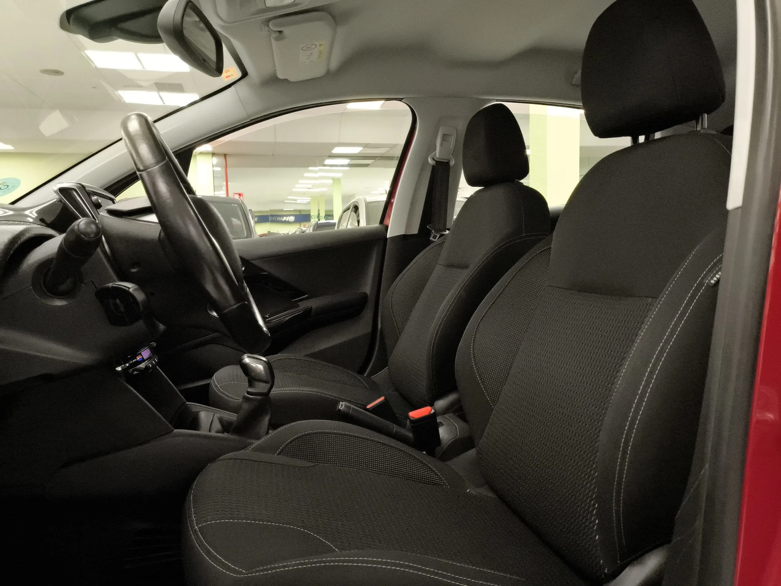 Peugeot 208 1.2L PureTech Allure  60 kW (82 CV) - Foto 11