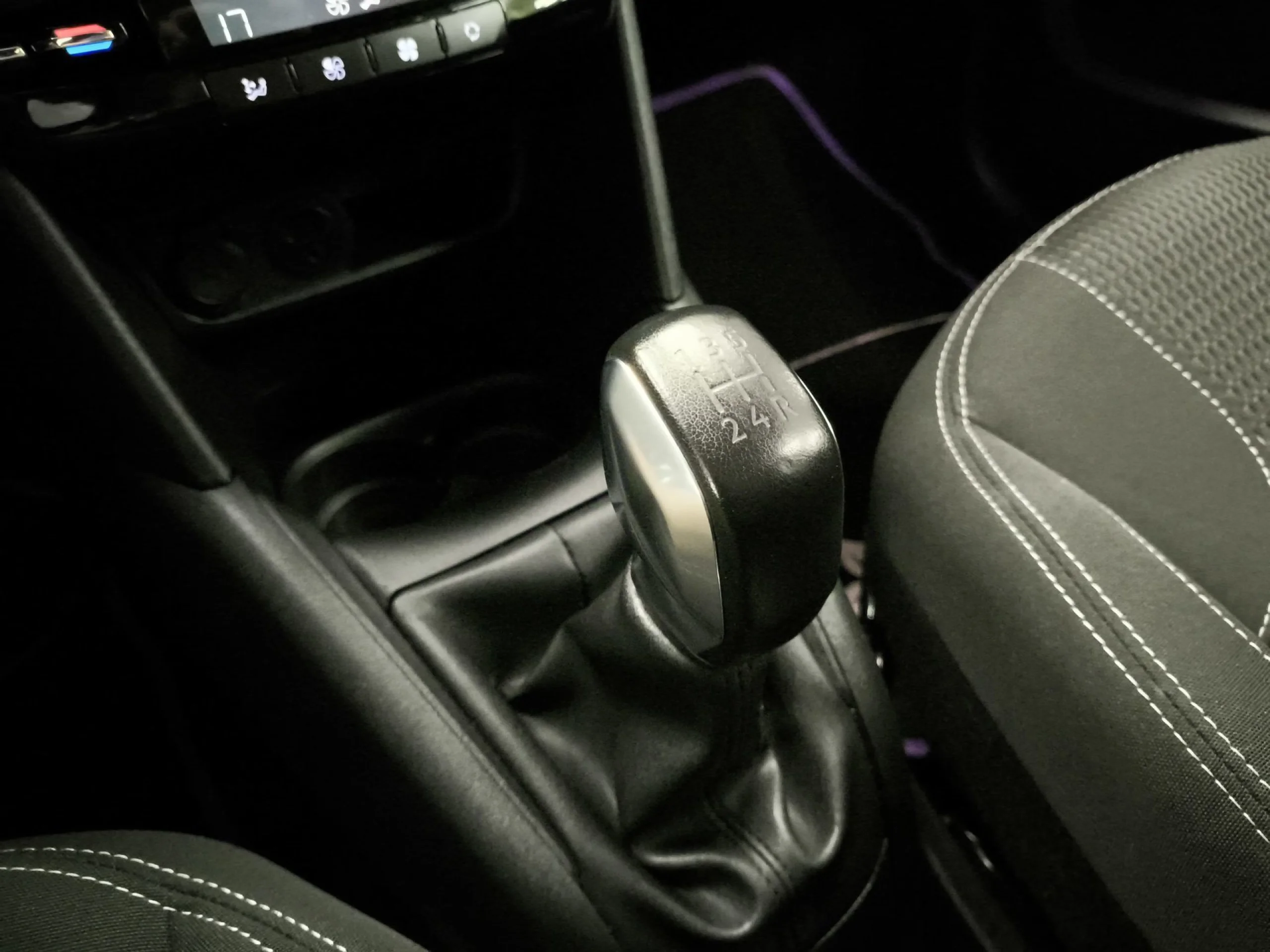 Peugeot 208 1.2L PureTech Allure  60 kW (82 CV) - Foto 25