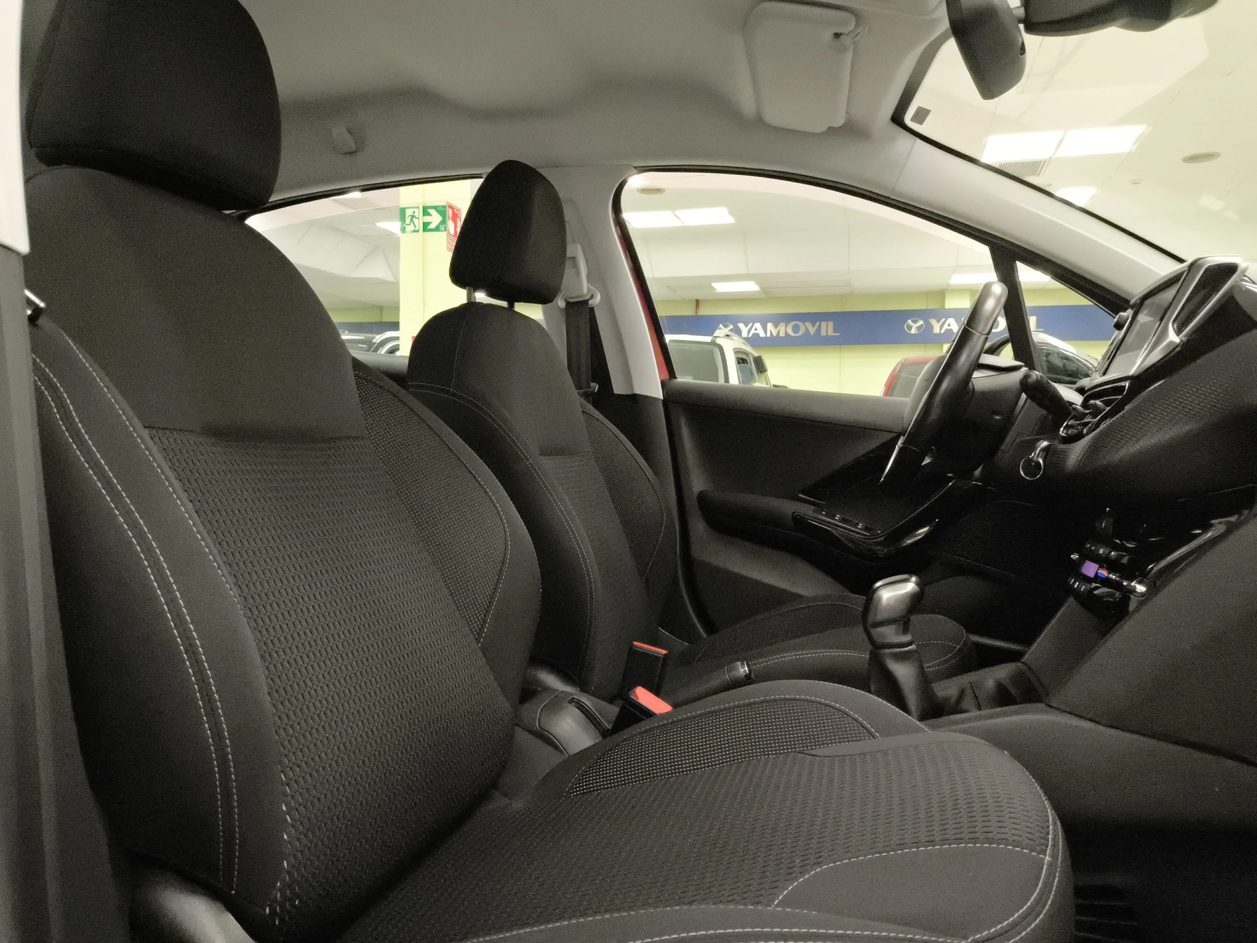 Peugeot 208 1.2L PureTech Allure  60 kW (82 CV) - Foto 30