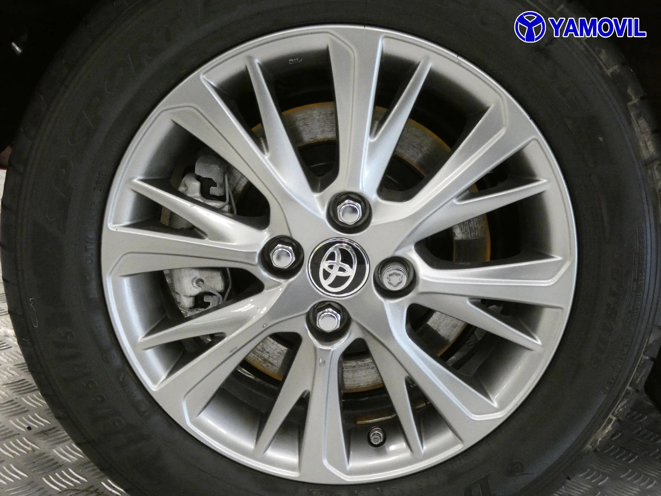 Toyota Yaris 1.5 H ACTIVE 5P - Foto 12