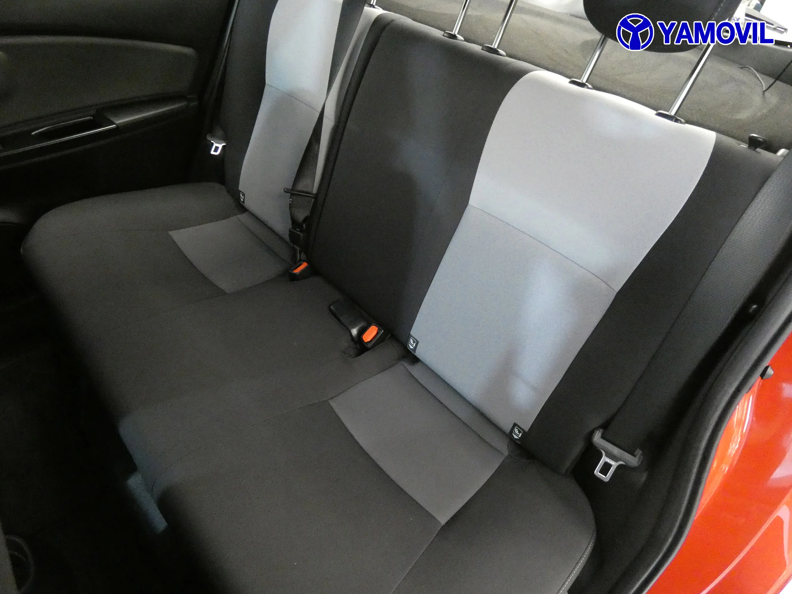 Toyota Yaris 1.5 H ACTIVE 5P - Foto 14