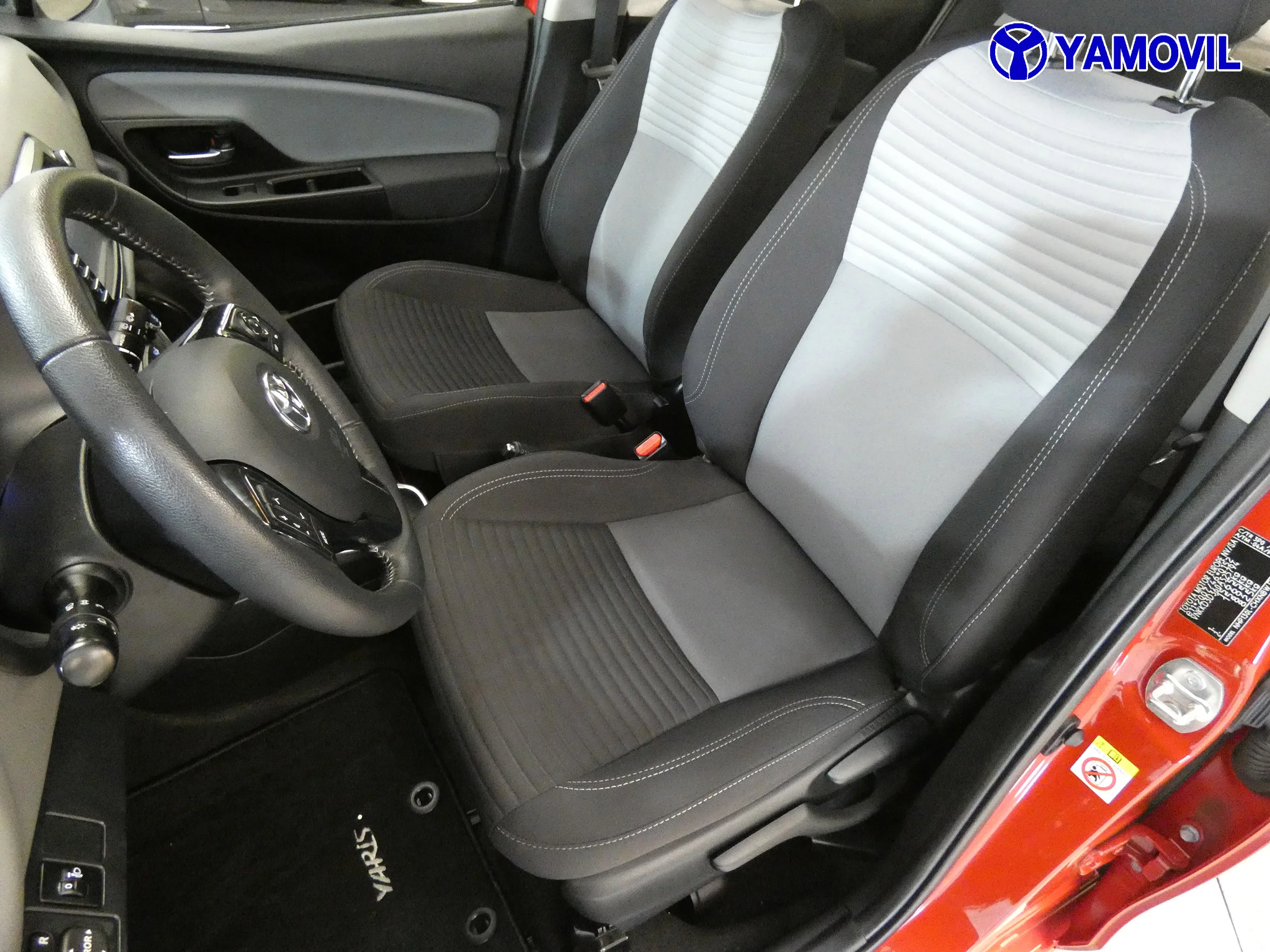 Toyota Yaris 1.5 H ACTIVE 5P - Foto 13