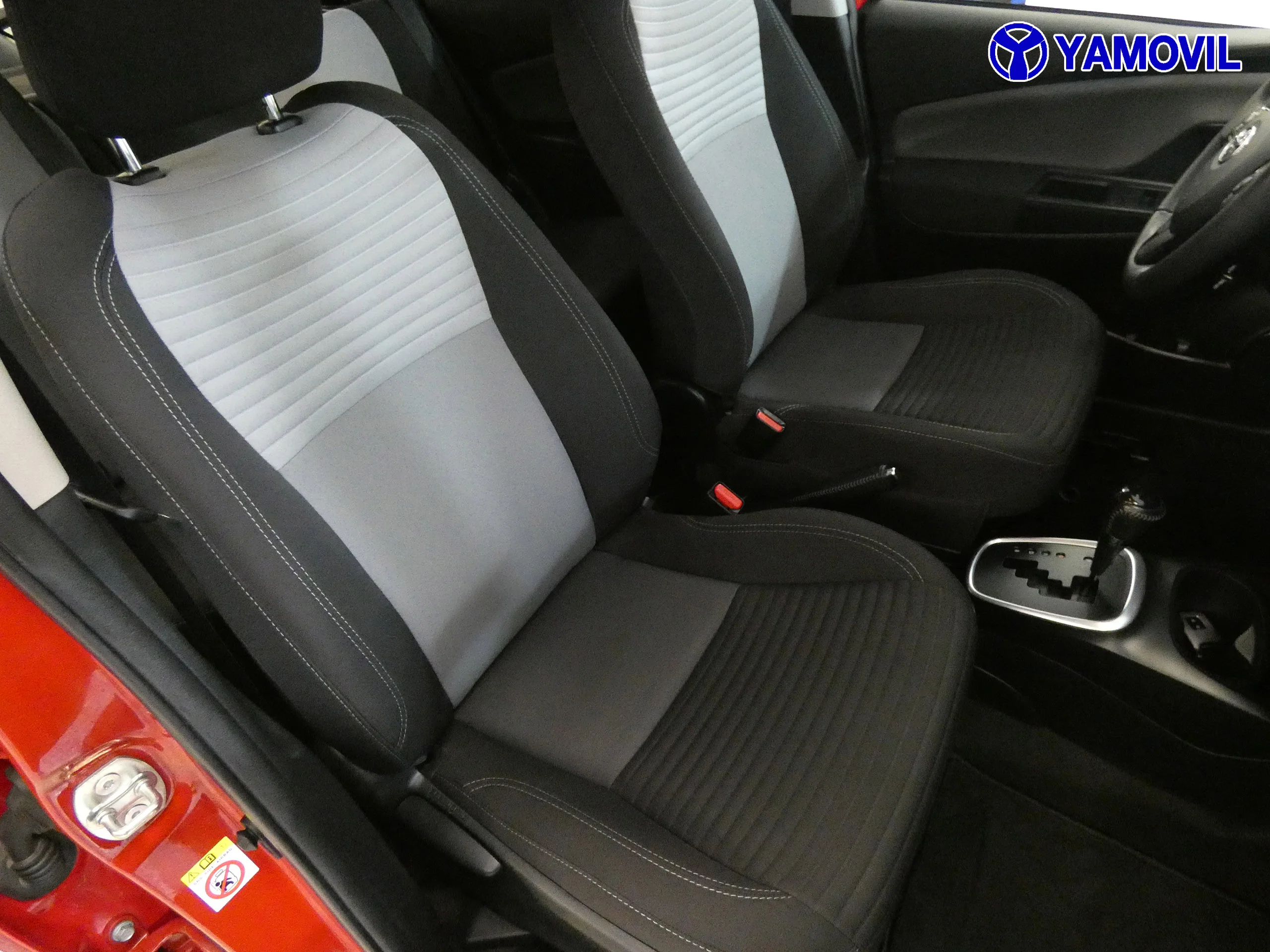 Toyota Yaris 1.5 H ACTIVE 5P - Foto 15