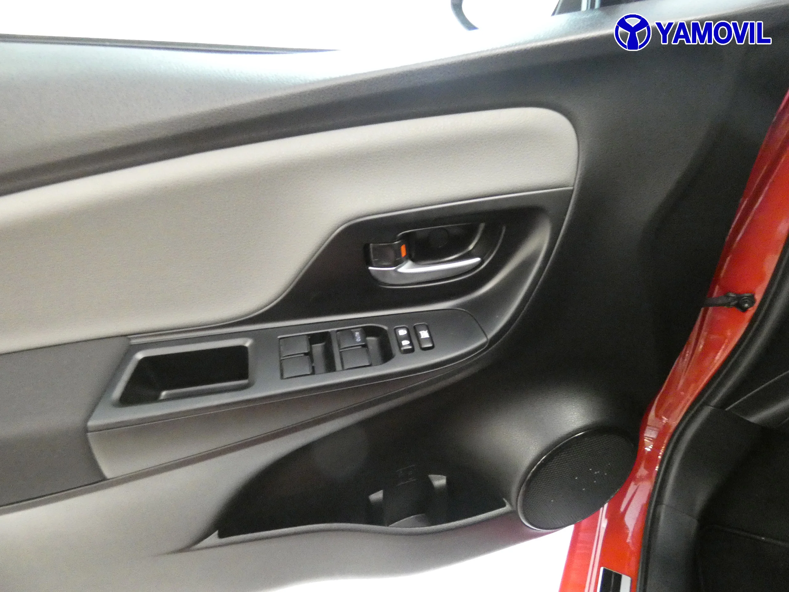 Toyota Yaris 1.5 H ACTIVE 5P - Foto 23
