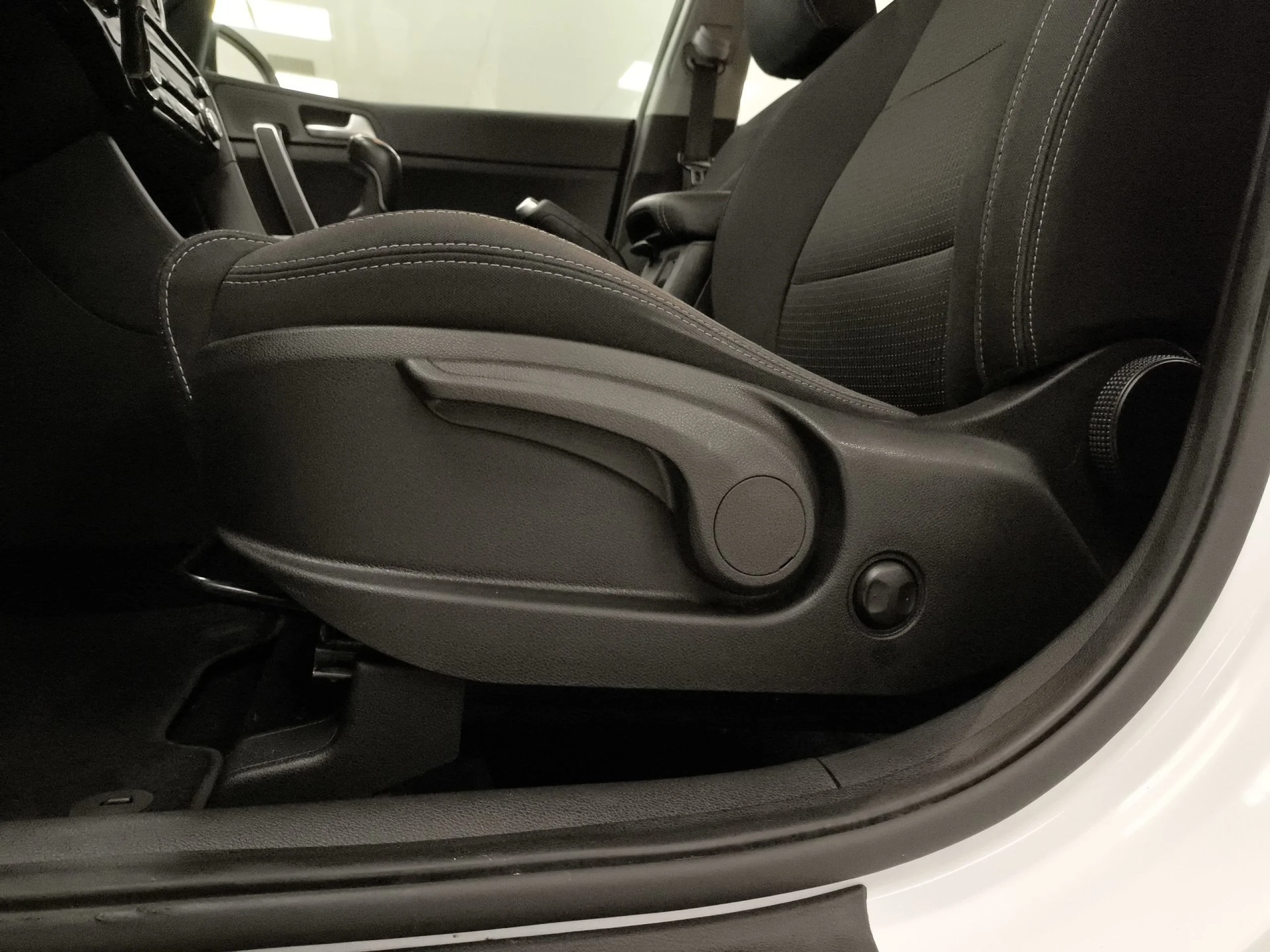 Kia Sportage 1.6 MHEV Black Edition 100 kW (136 CV) - Foto 9