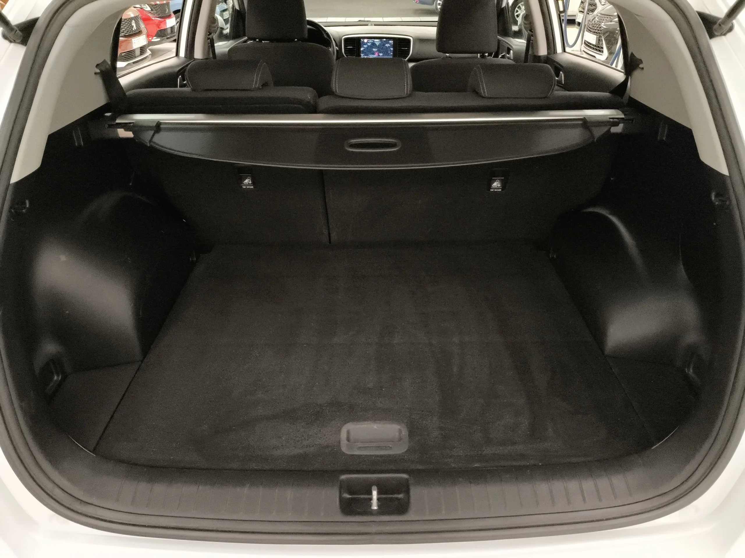 Kia Sportage 1.6 MHEV Black Edition 100 kW (136 CV) - Foto 20