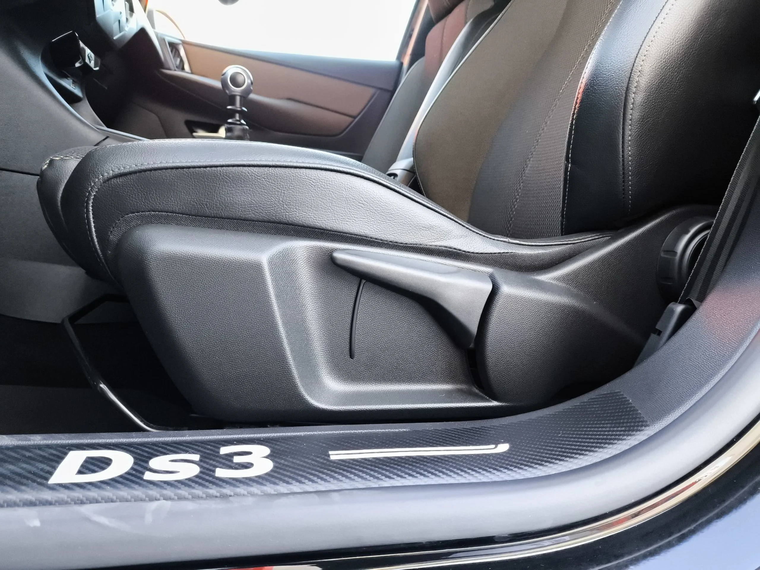 DS DS3 Crossback PureTech 100 So Chic 73 kW (100 CV) - Foto 9