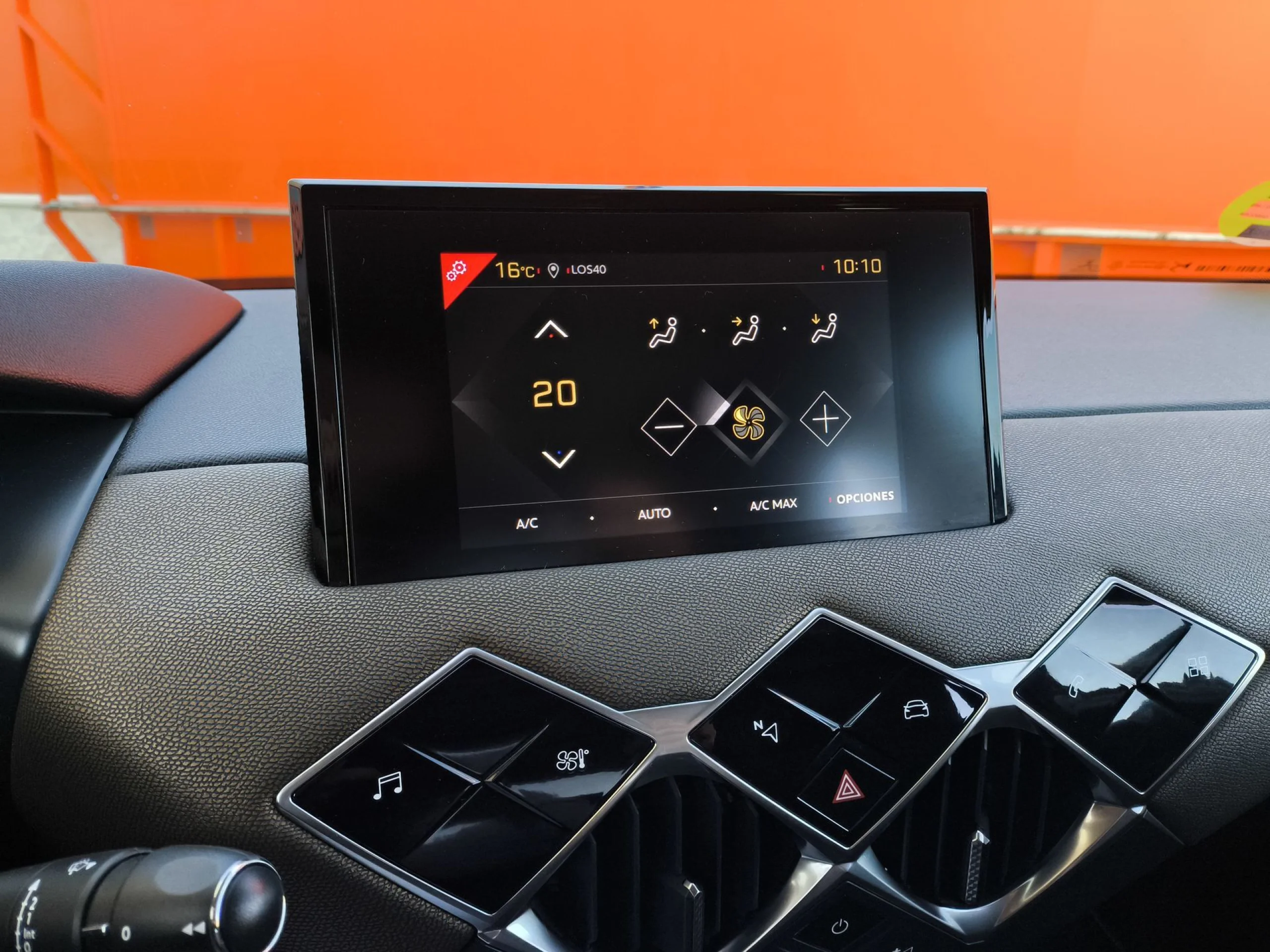 DS DS3 Crossback PureTech 100 So Chic 73 kW (100 CV) - Foto 15