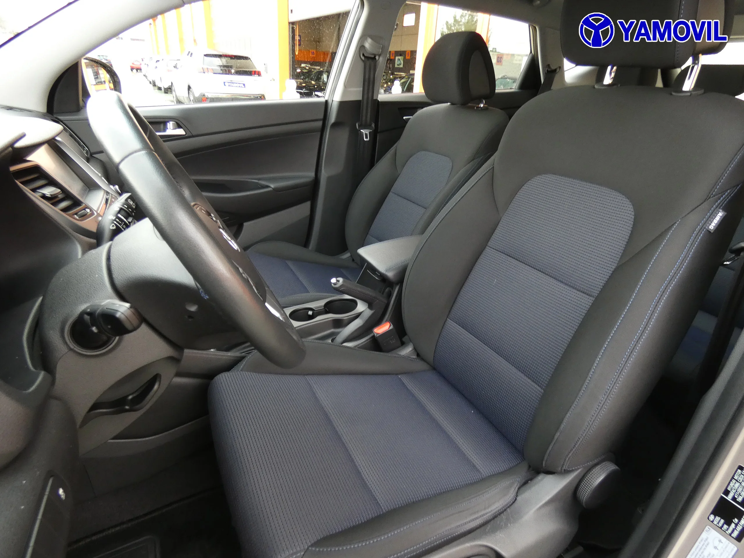 Hyundai Tucson 1.7 CRDI 25 ANIVERSARIO PACK TECHO+NAVI 4X2 - Foto 9