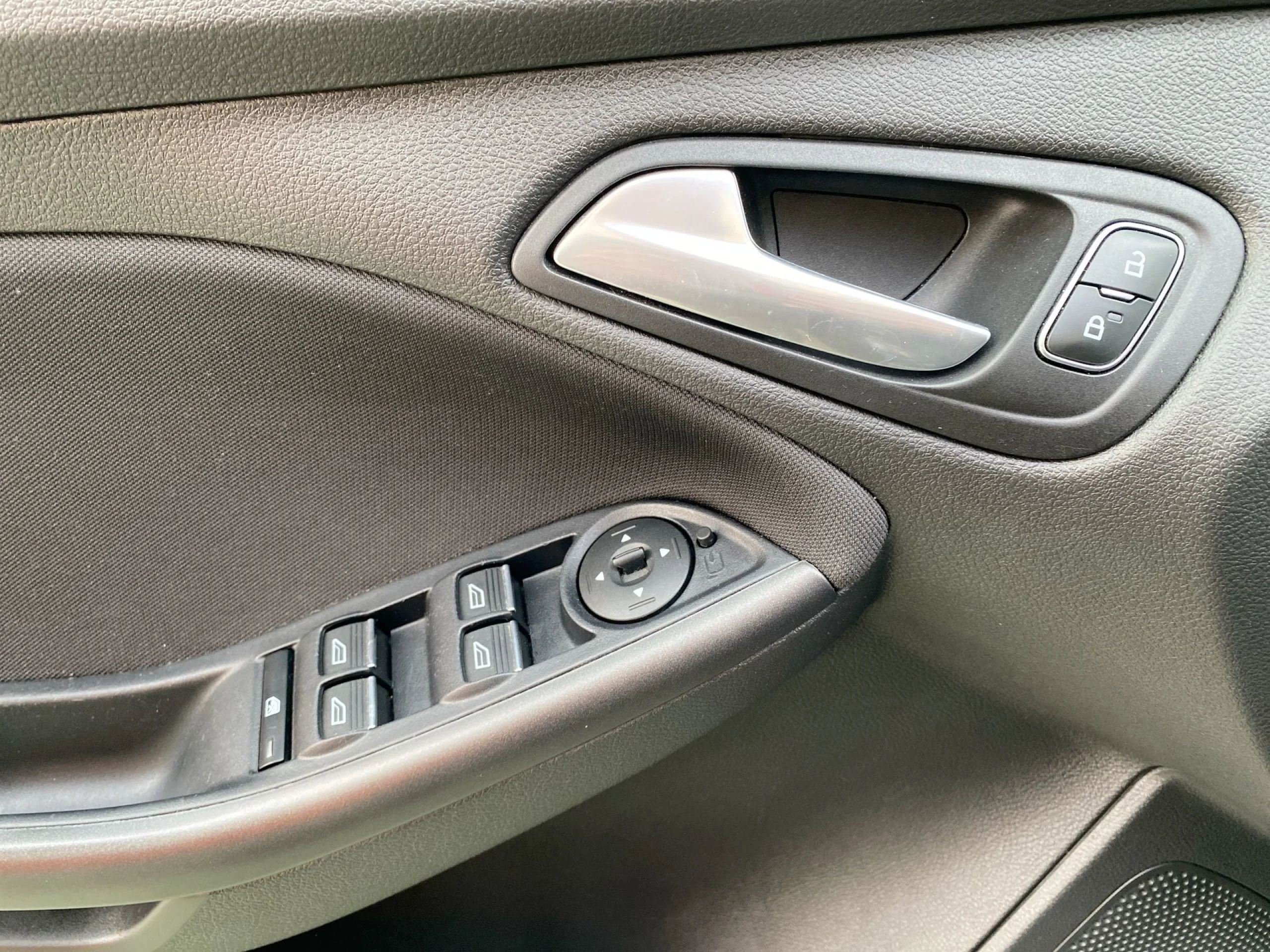 Ford Focus 1.0 Ecoboost SANDS Trend+ 92 kW (125 CV) - Foto 10
