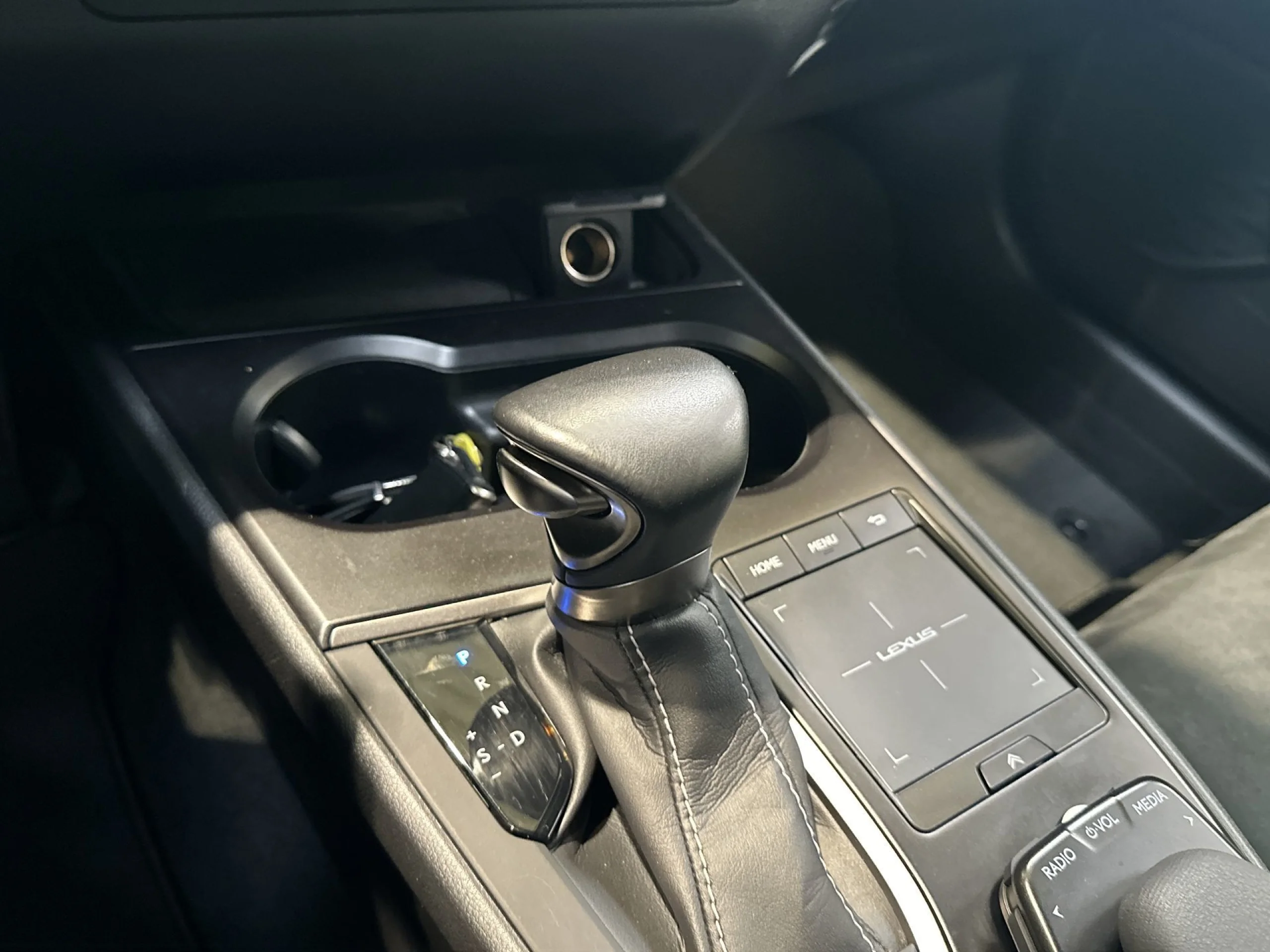 Lexus Ux 250h Business 2WD 135 kW (184 CV) - Foto 15