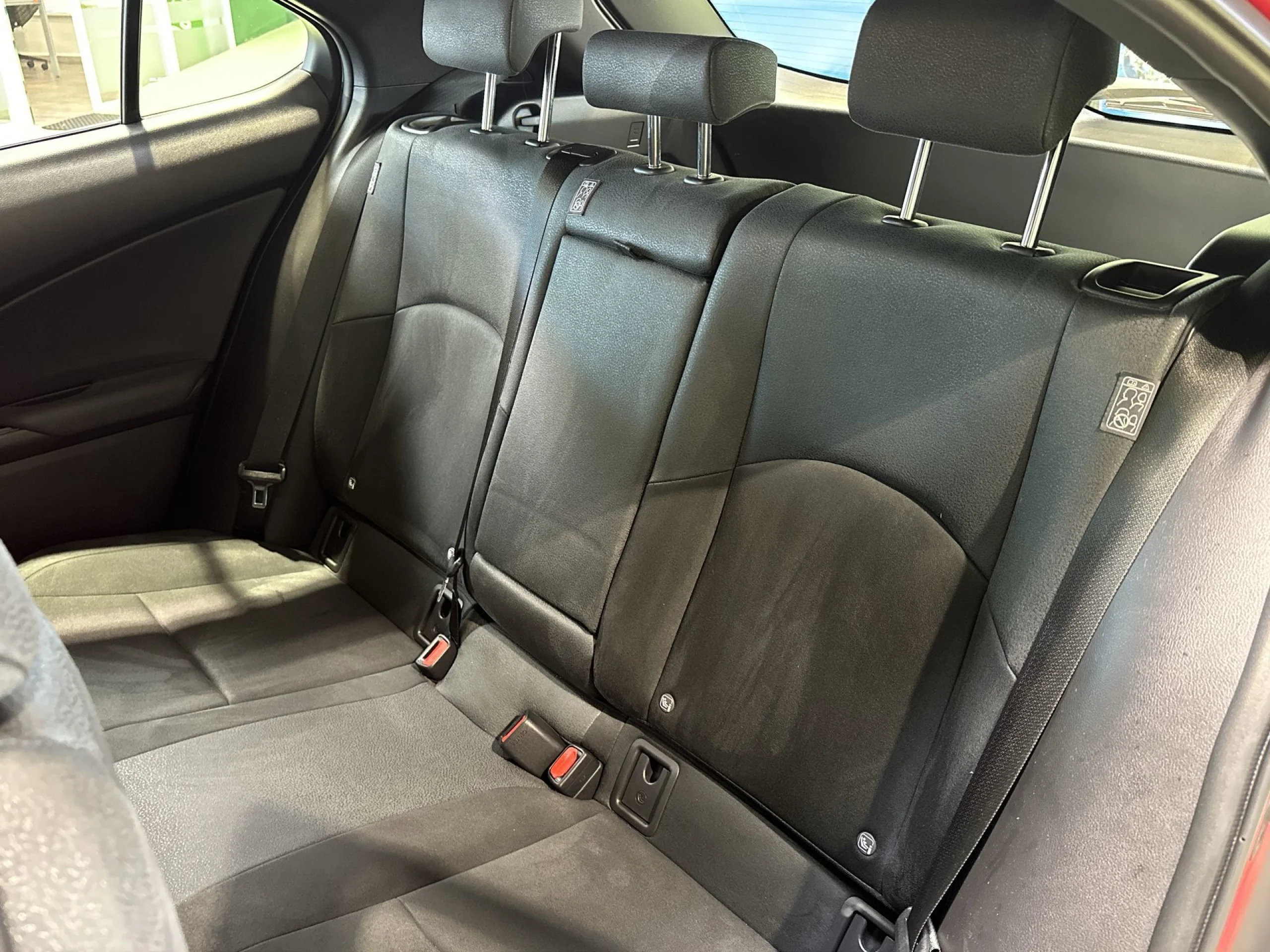 Lexus Ux 250h Business 2WD 135 kW (184 CV) - Foto 17
