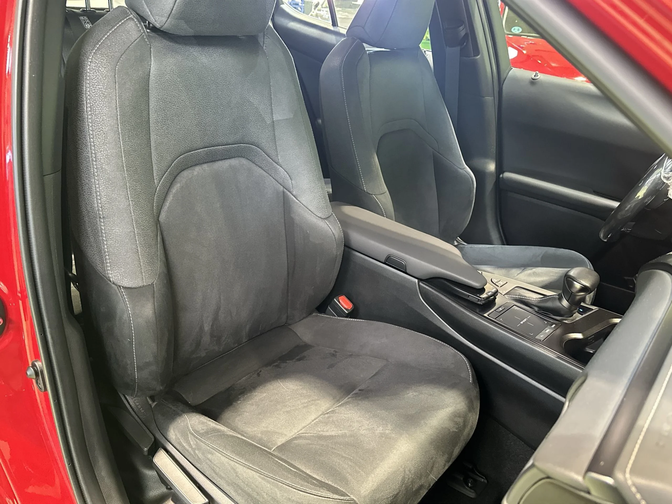 Lexus Ux 250h Business 2WD 135 kW (184 CV) - Foto 18