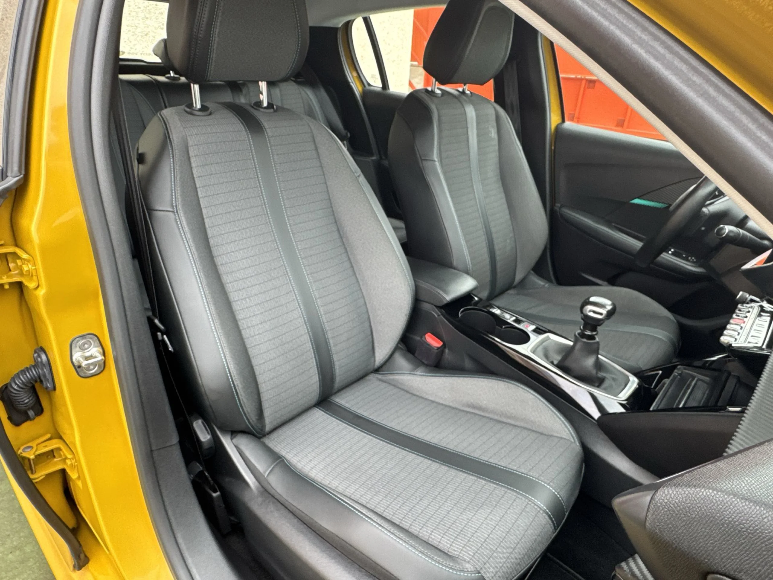 Peugeot 208 BlueHDi 100 Allure 73 kW (100 CV) - Foto 21