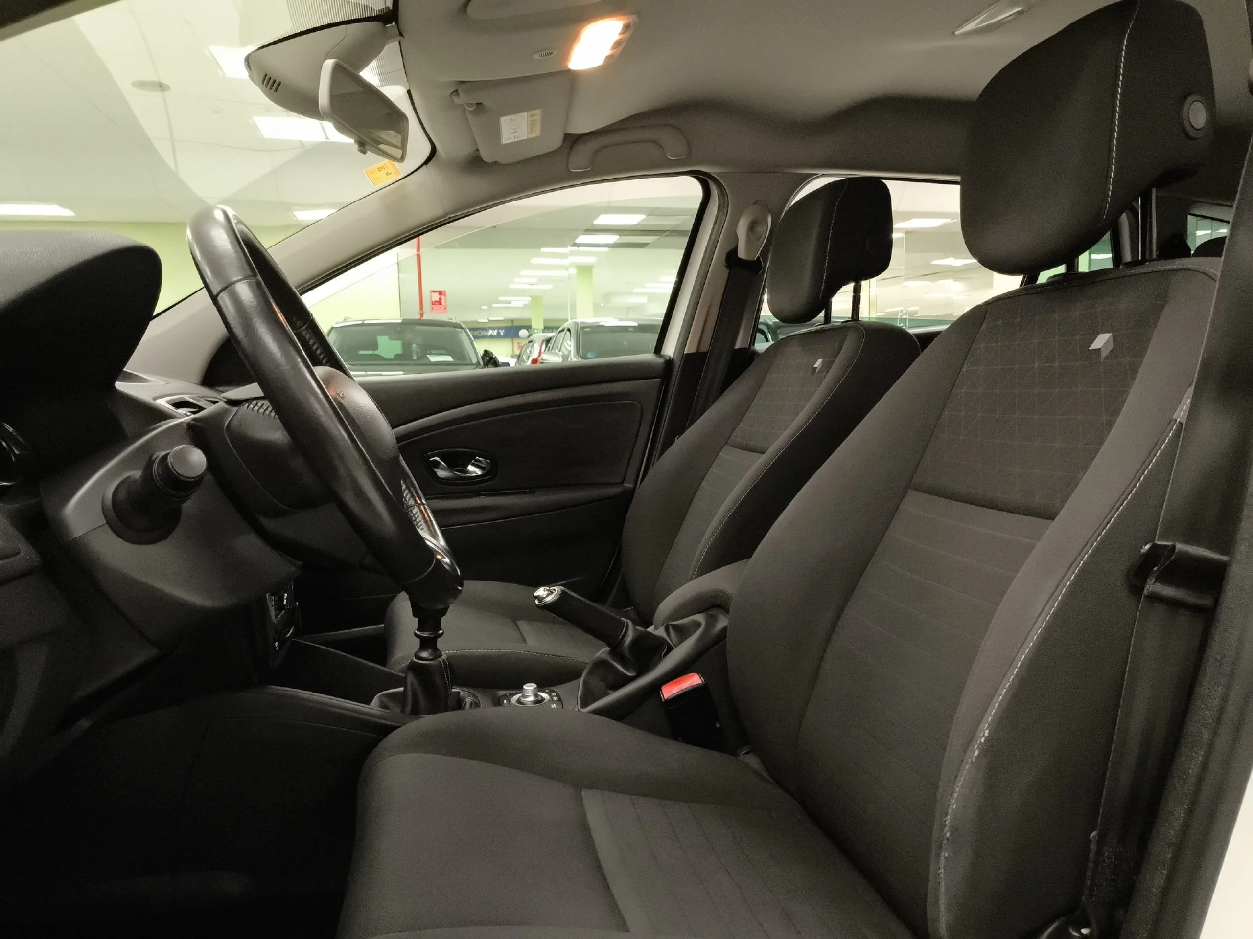 Renault Megane Sport Tourer Limited Energy SANDS TCe 85 kW (115 CV) - Foto 8