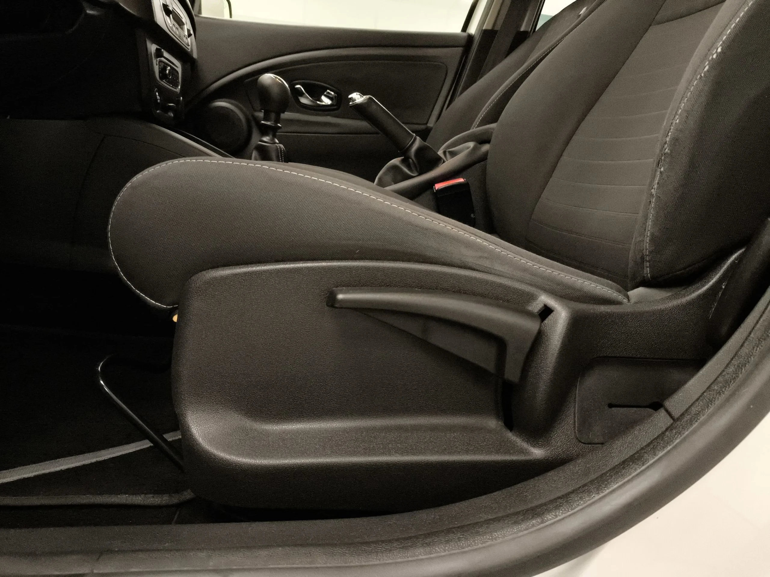 Renault Megane Sport Tourer Limited Energy SANDS TCe 85 kW (115 CV) - Foto 9