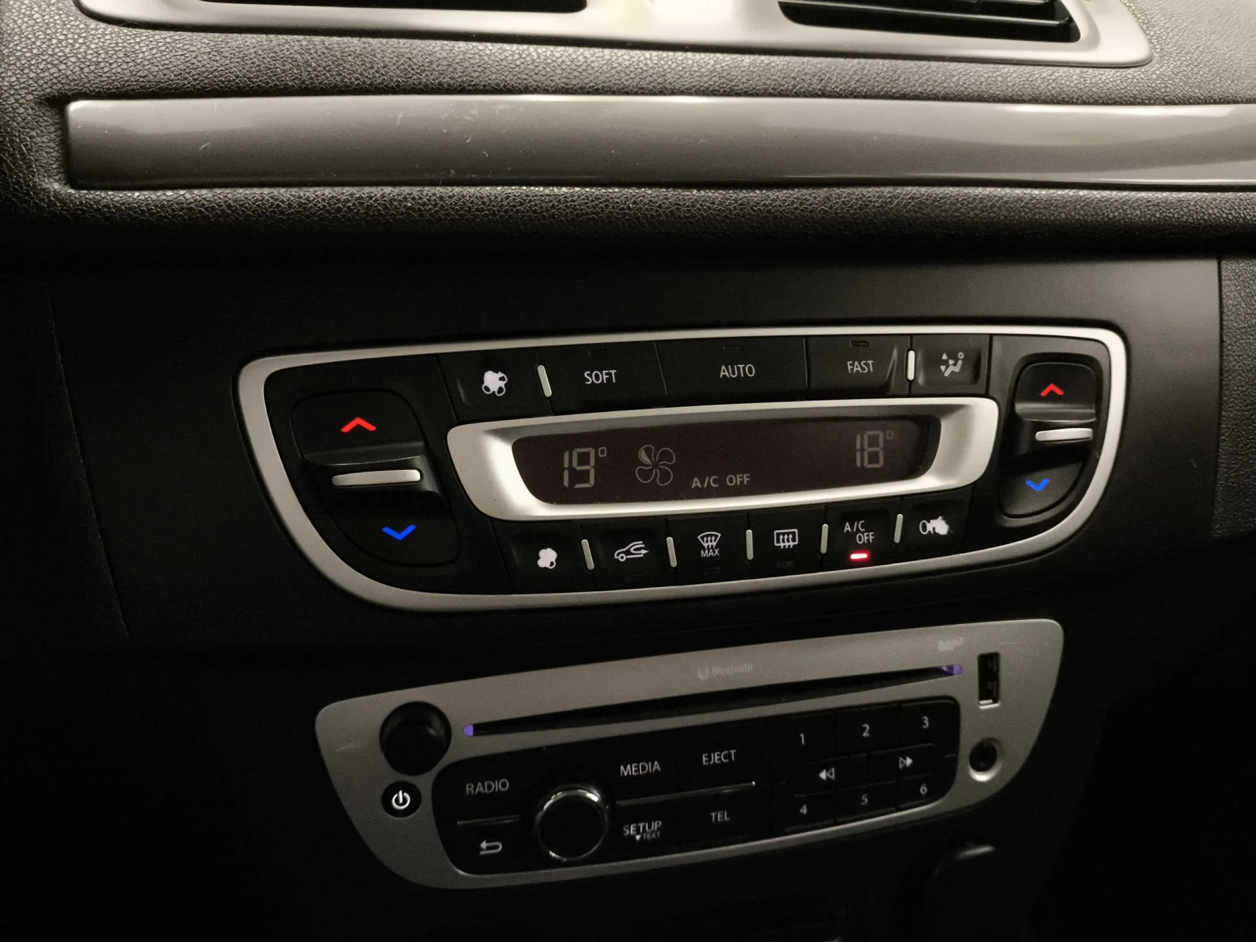 Renault Megane Sport Tourer Limited Energy SANDS TCe 85 kW (115 CV) - Foto 18