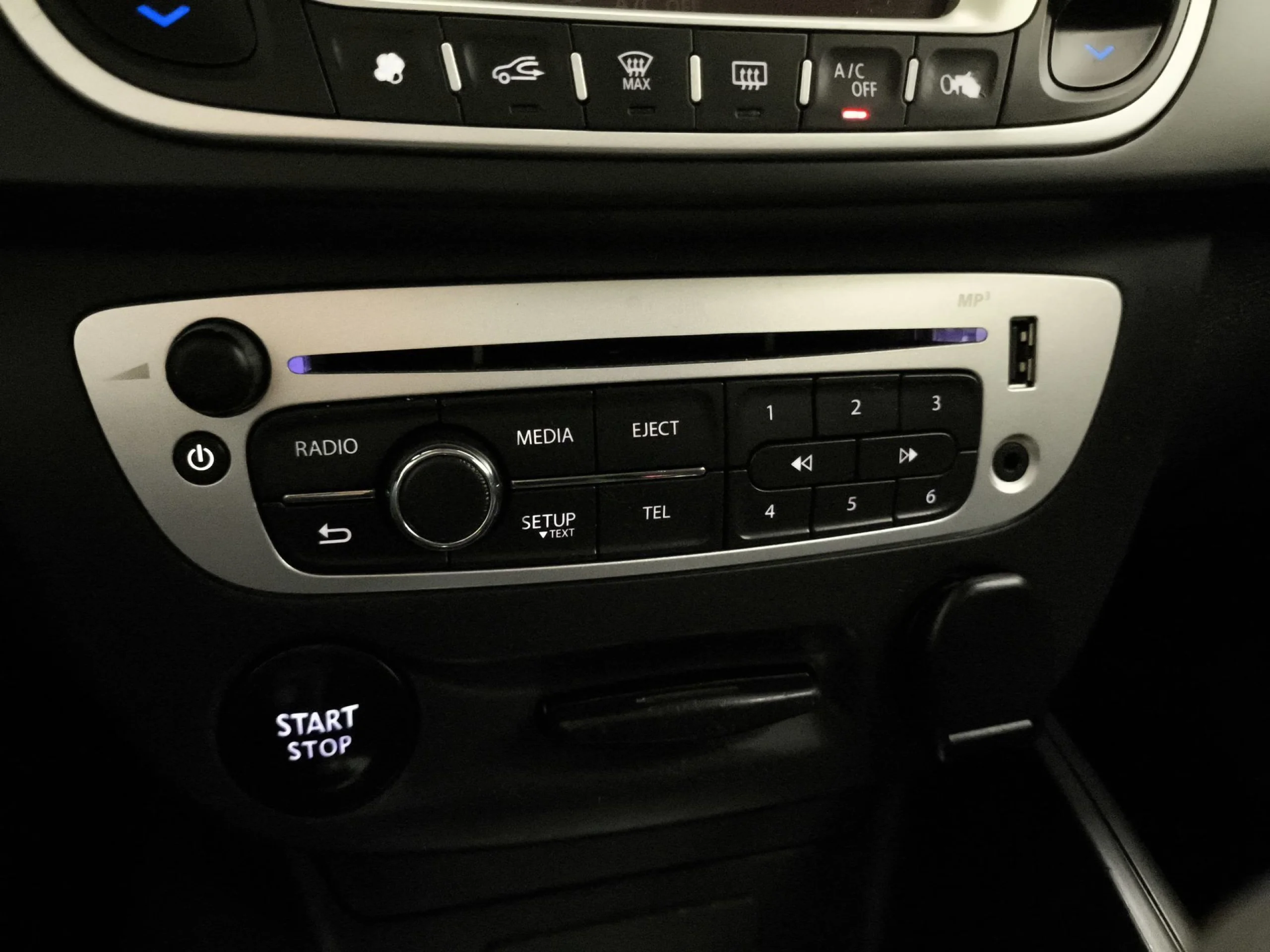 Renault Megane Sport Tourer Limited Energy SANDS TCe 85 kW (115 CV) - Foto 20