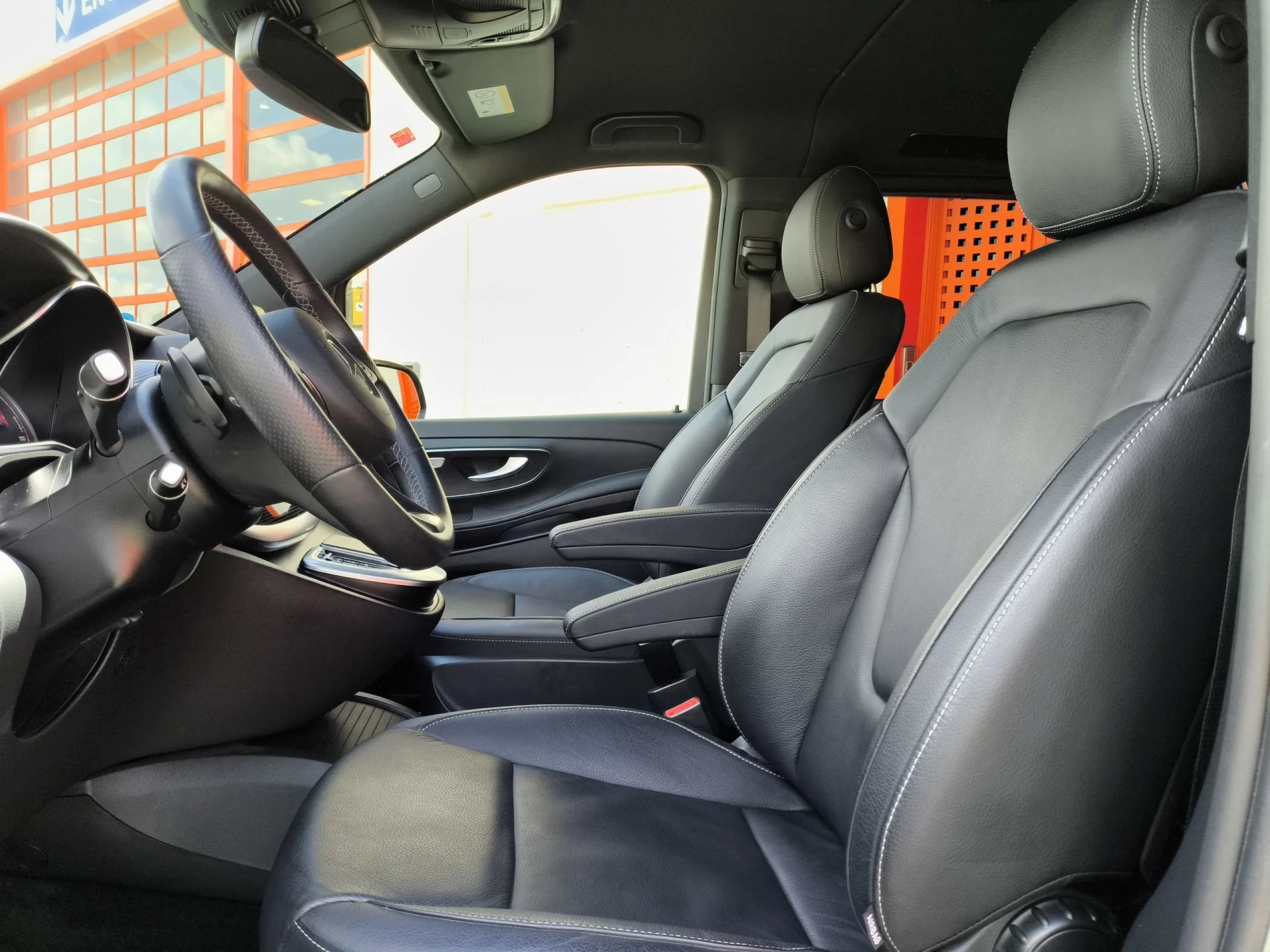 Mercedes-Benz EQV 300 Largo 150 kW (204 CV) - Foto 8