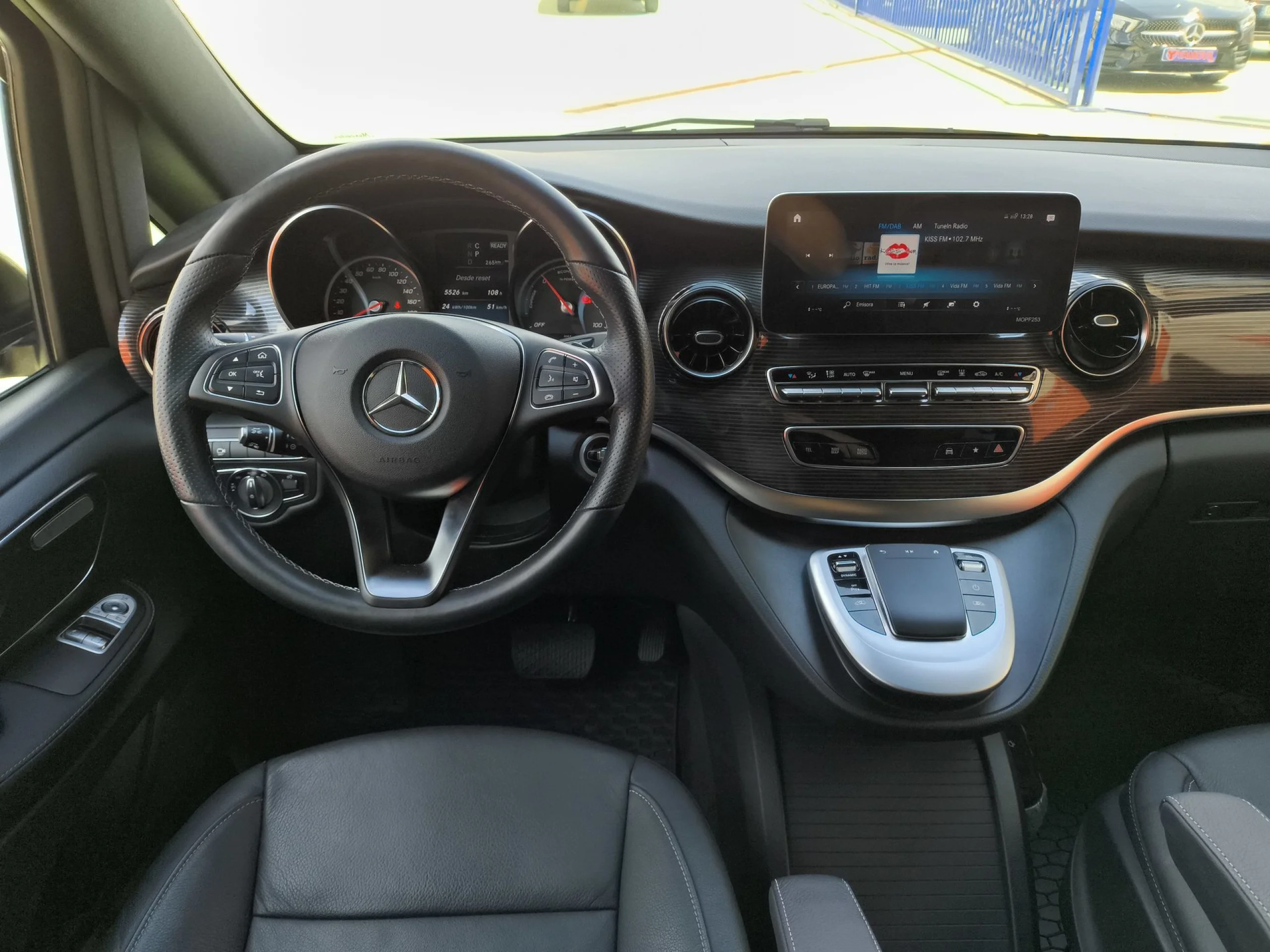 Mercedes-Benz EQV 300 Largo 150 kW (204 CV) - Foto 18