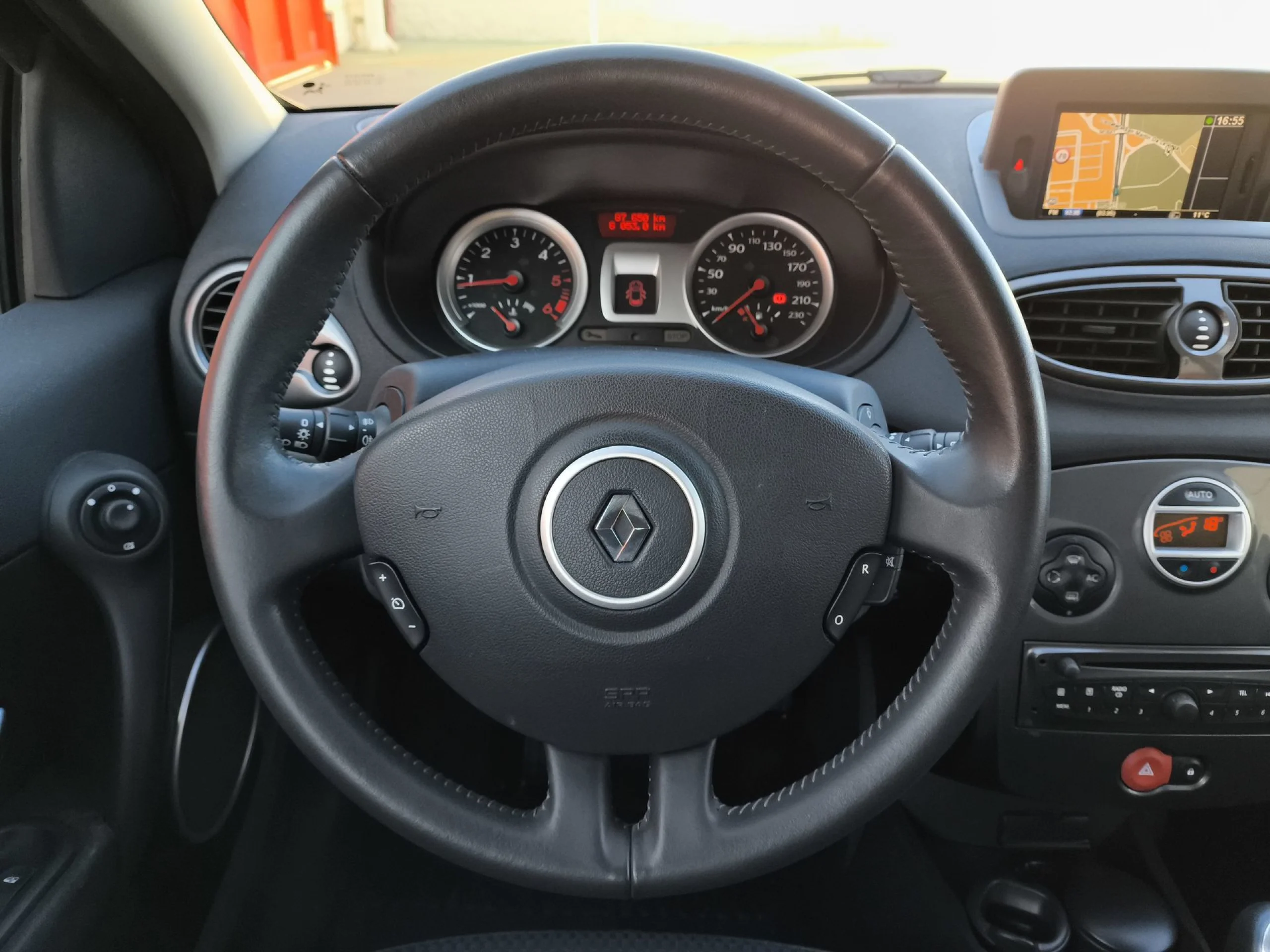Renault Clio 1.5 dCi 20 Aniversario 63 kW (85 CV) - Foto 11