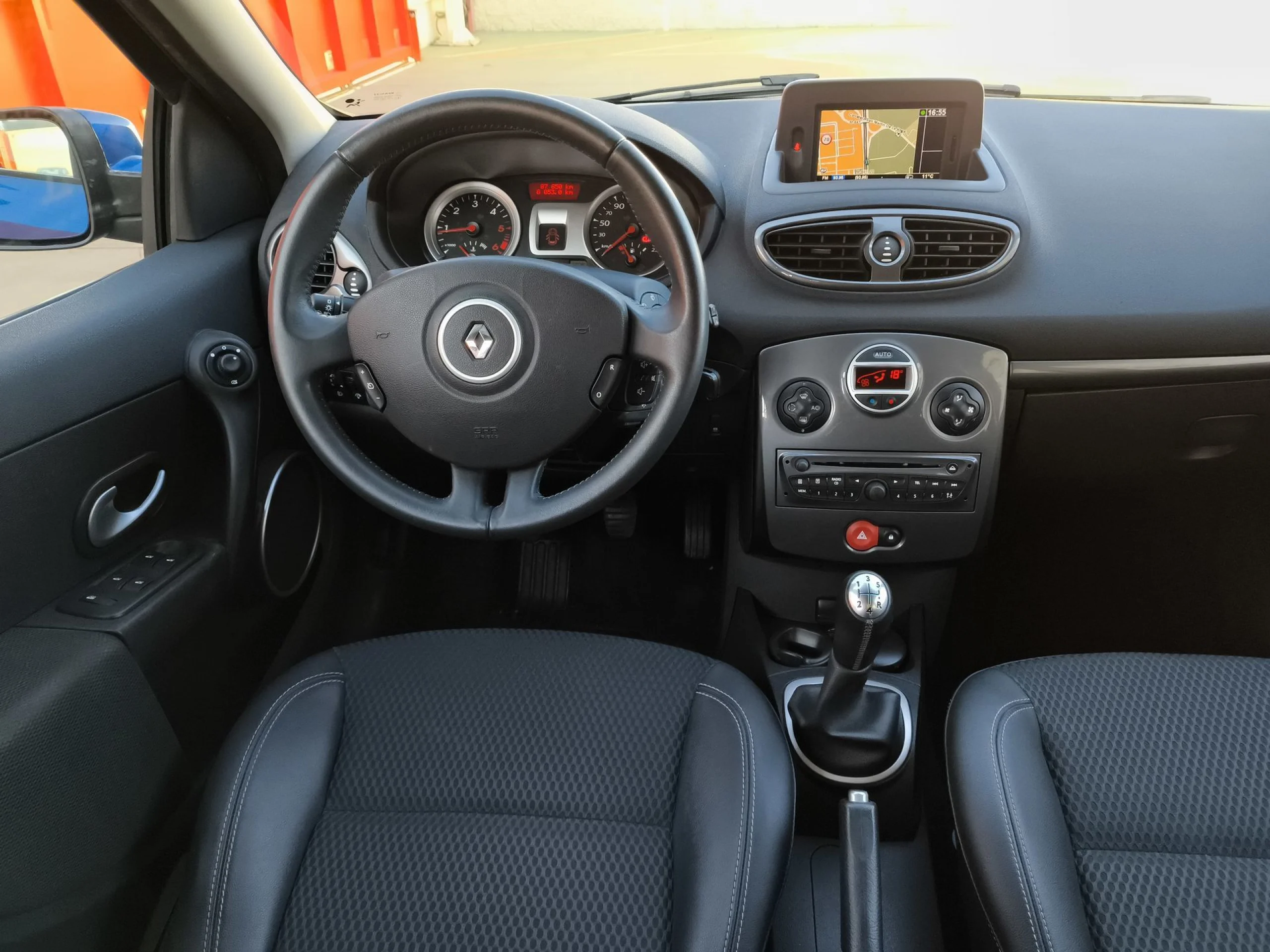 Renault Clio 1.5 dCi 20 Aniversario 63 kW (85 CV) - Foto 17