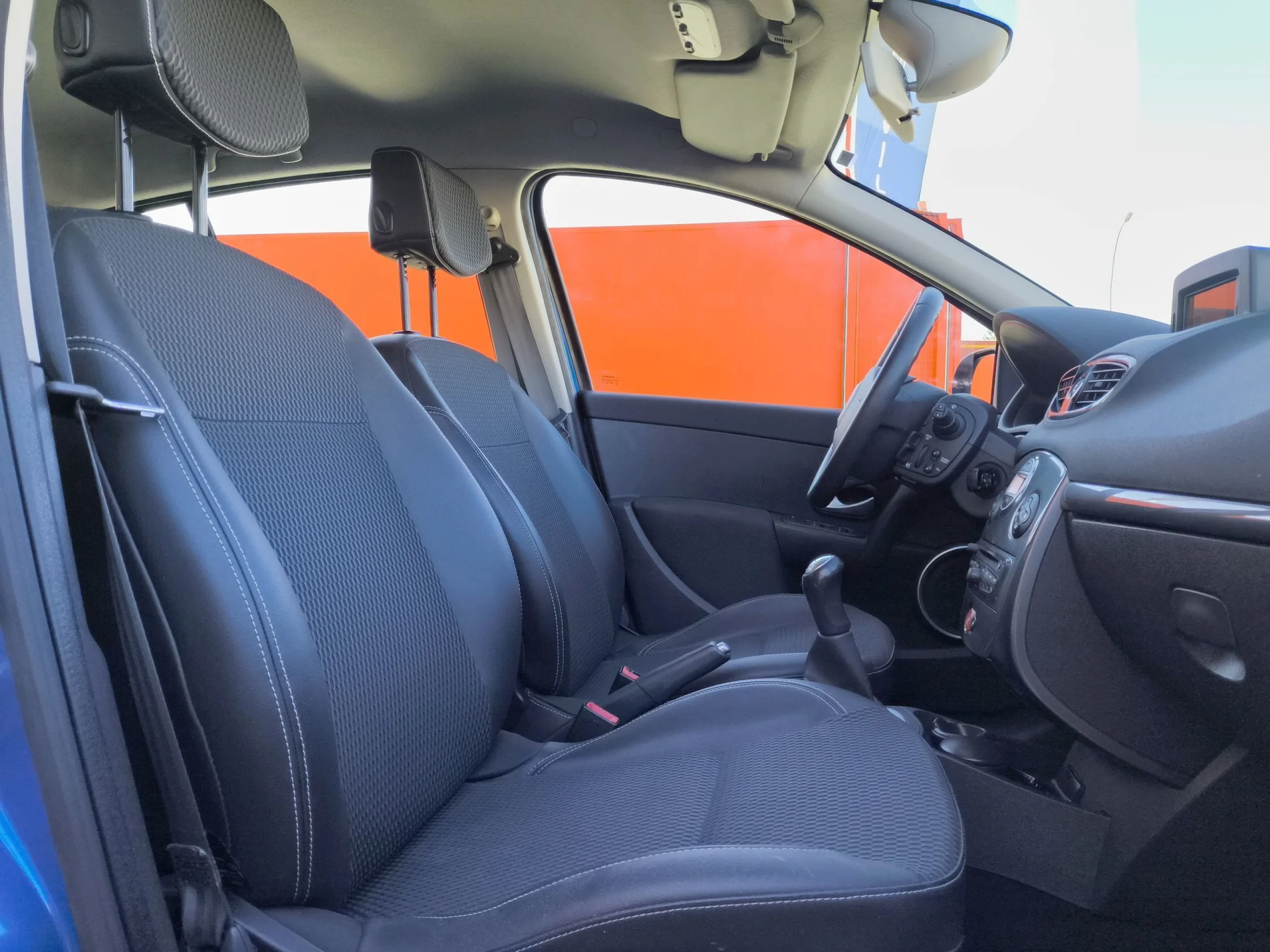 Renault Clio 1.5 dCi 20 Aniversario 63 kW (85 CV) - Foto 20