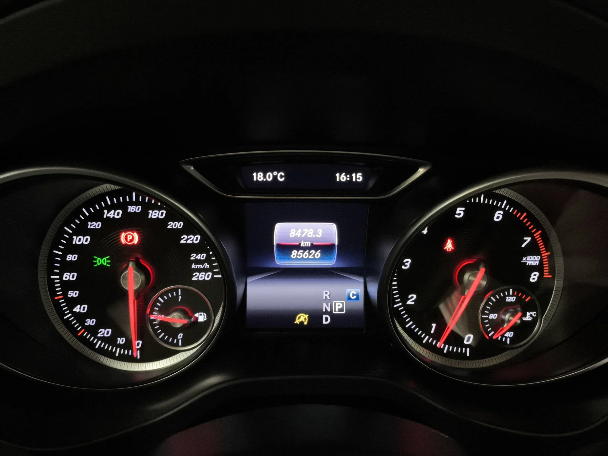 Mercedes-Benz GLA 200 115 kW (156 CV) - Foto 12